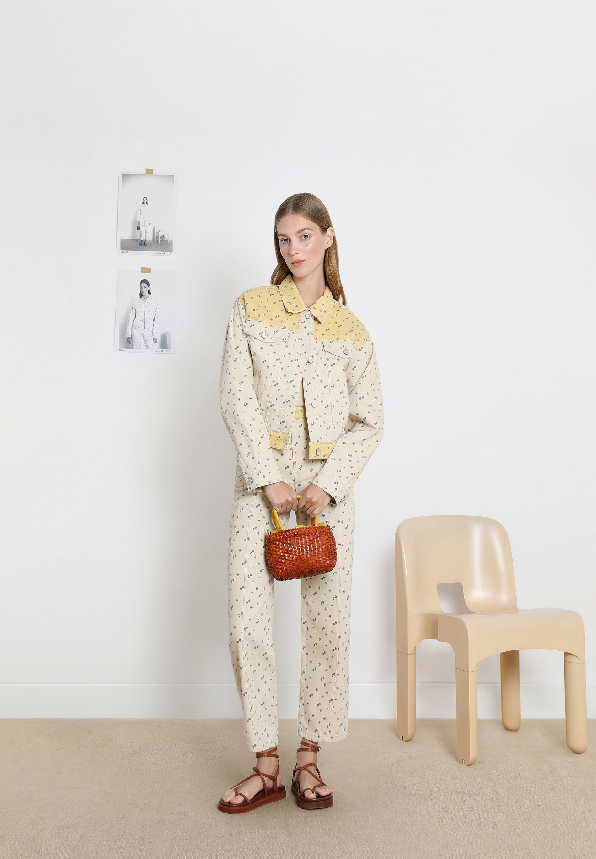 JEANS RECTOS MOTIVOS ÉTNICOS