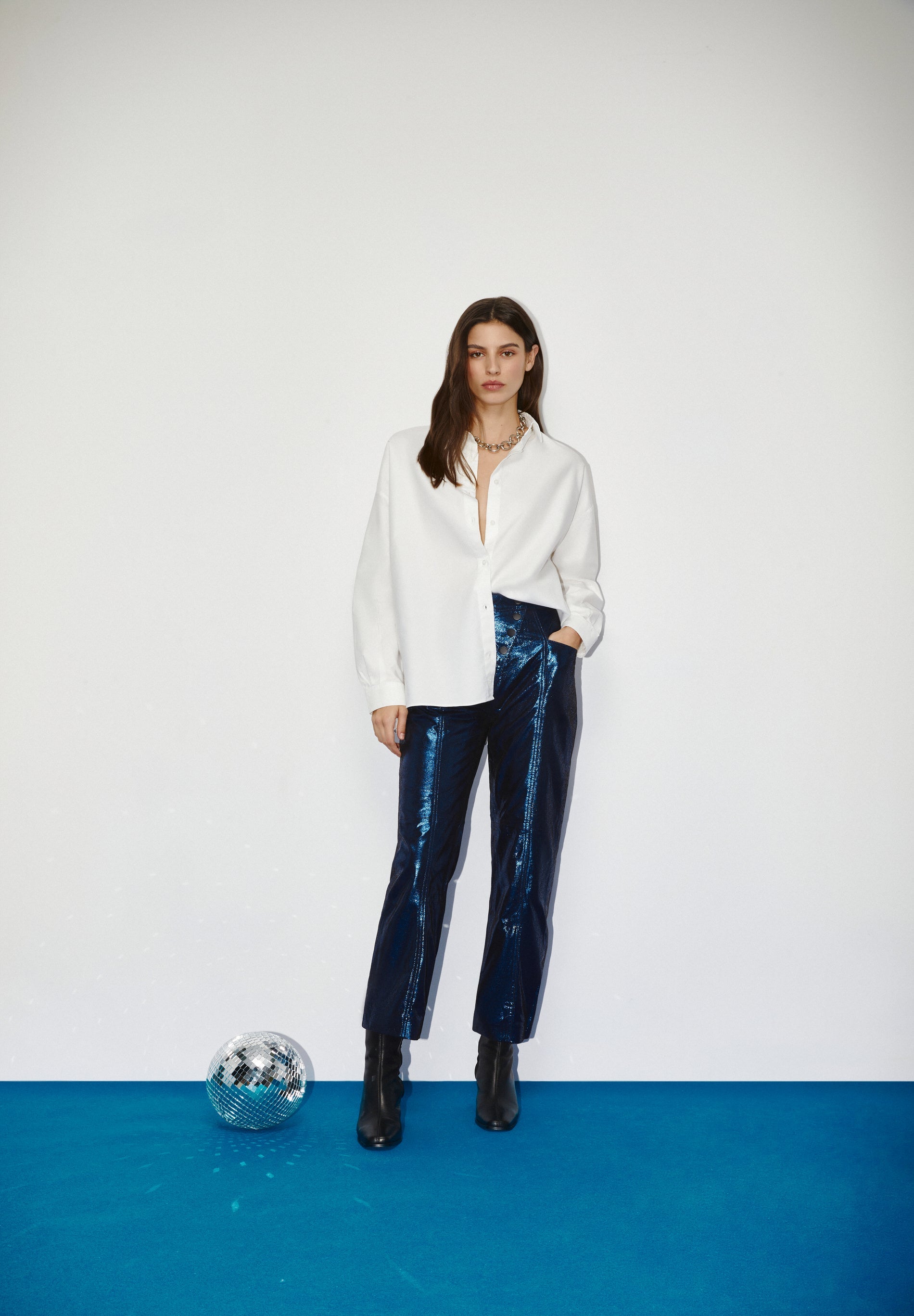 PANTALÓN FLARE METALIZADO