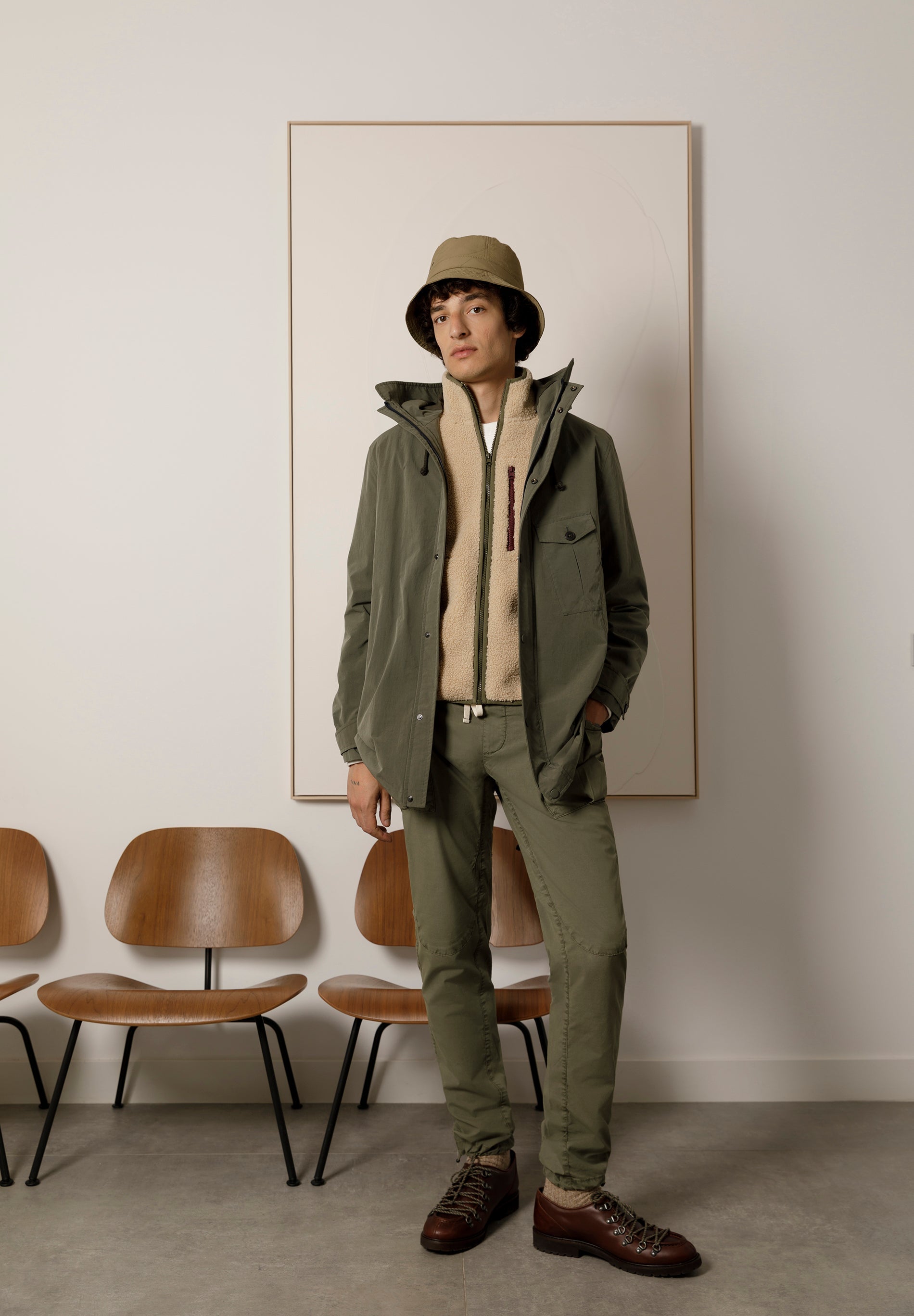PARKA LIGERA CAPUCHA