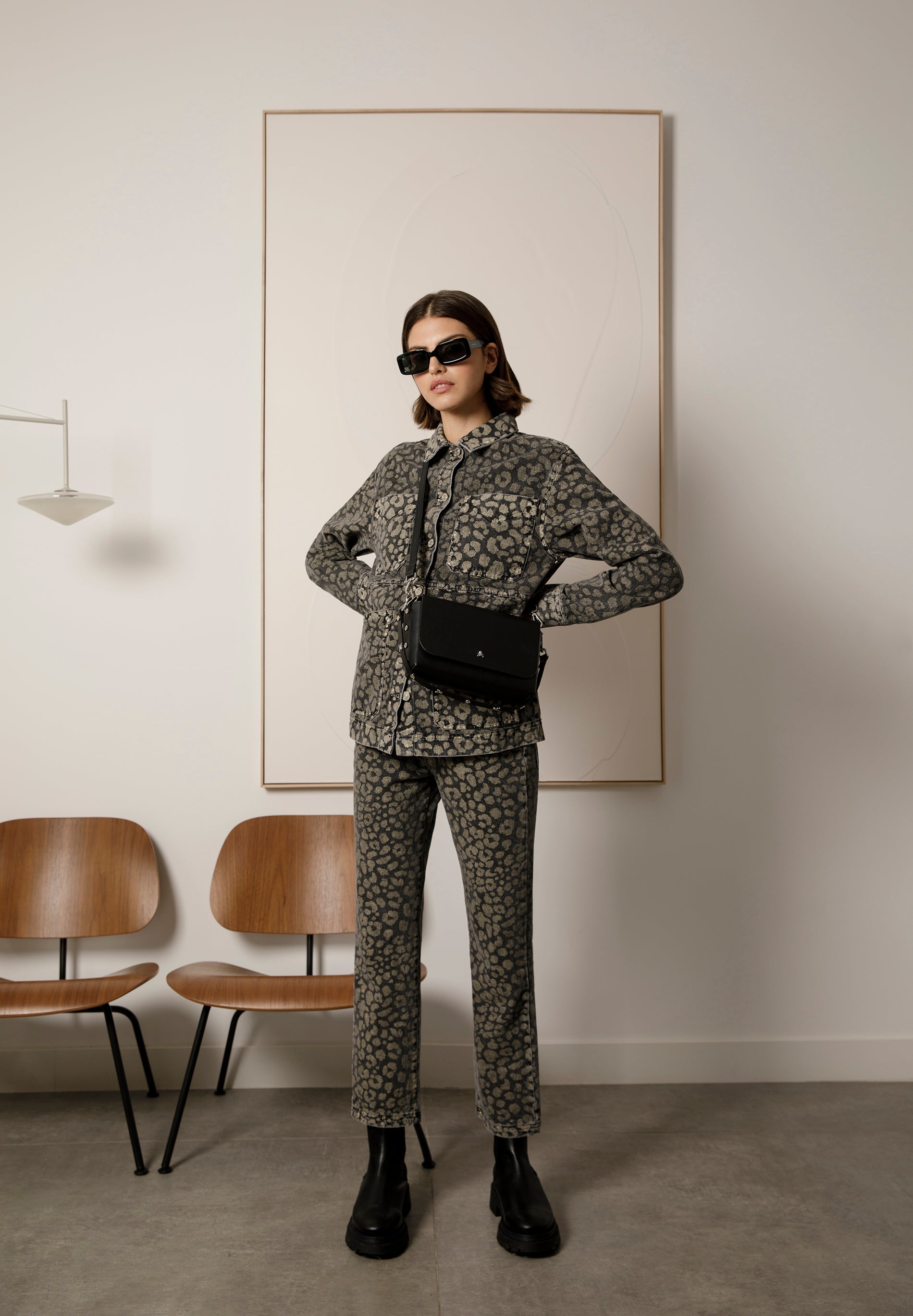 PANTALÓN DENIM ANIMAL PRINT