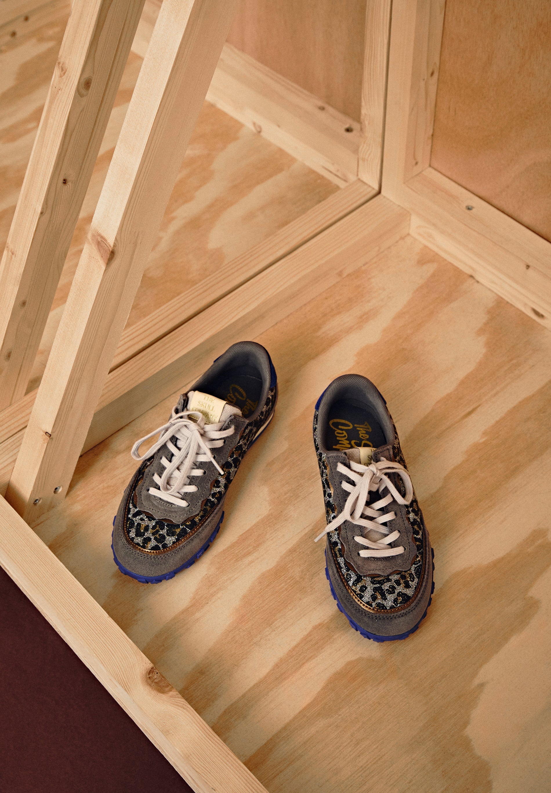 SNEAKERS ANIMAL PRINT SUELA DENTADA