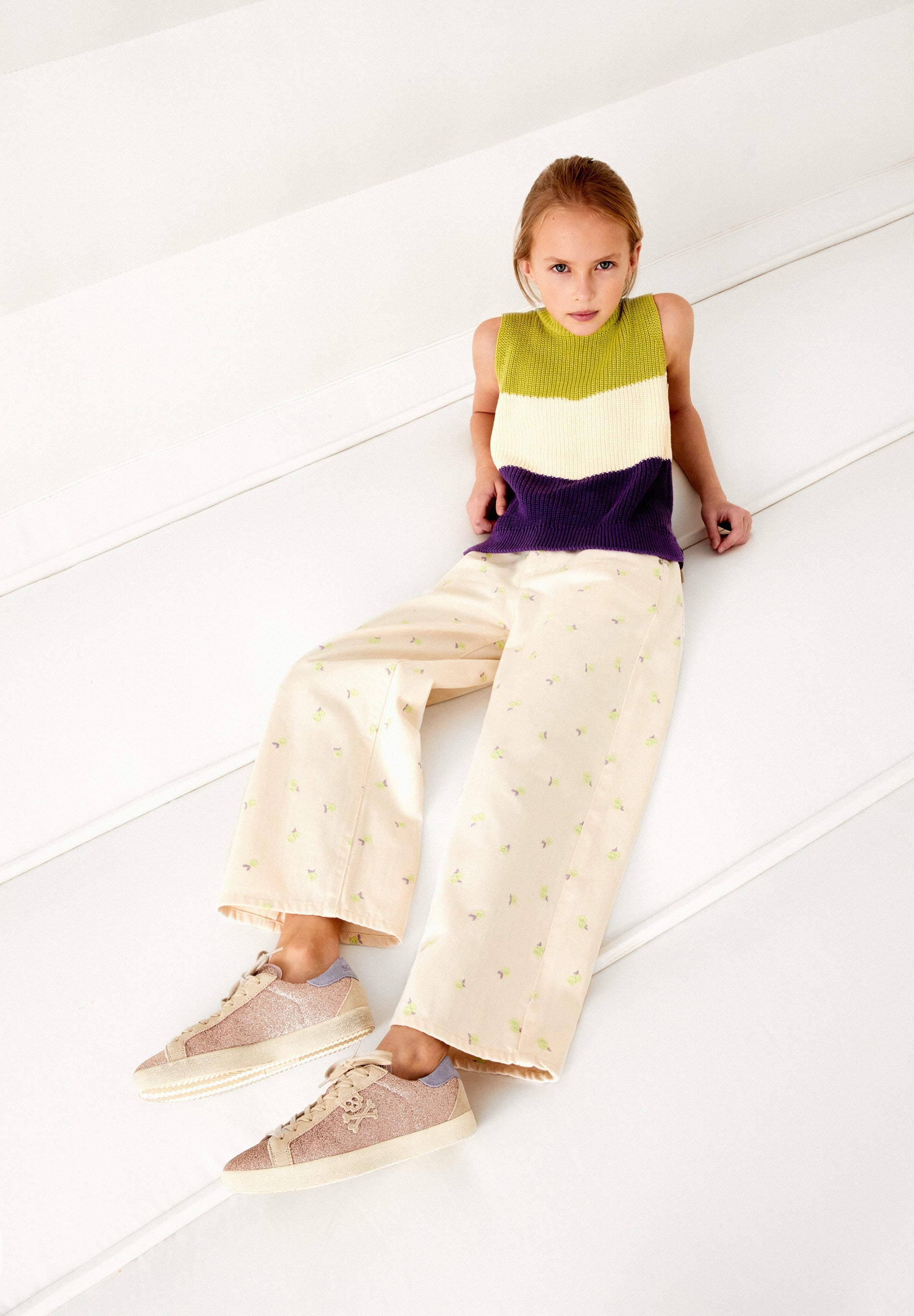 JEANS DETALLES BORDADOS