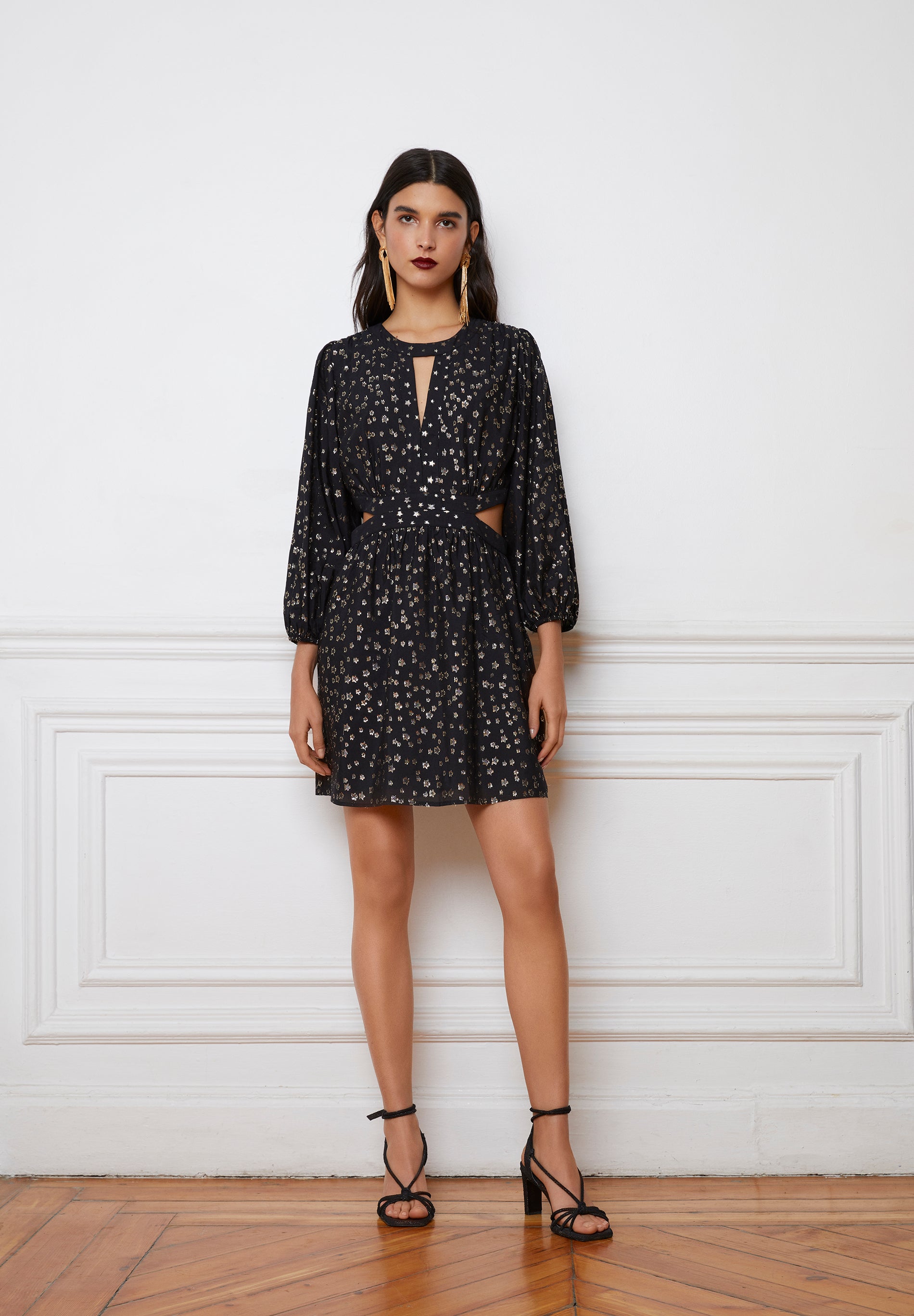 VESTIDO MINI CUT OUT ESTRELLAS