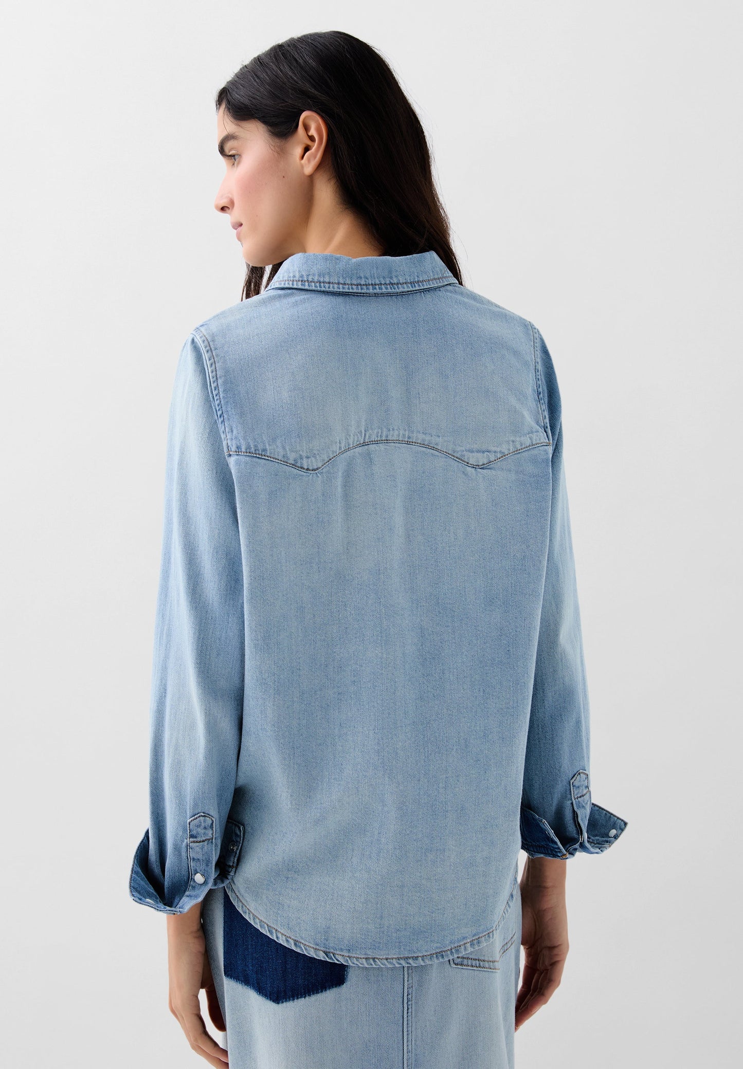 CAMISA DENIM BOLSILLO CONTRASTE