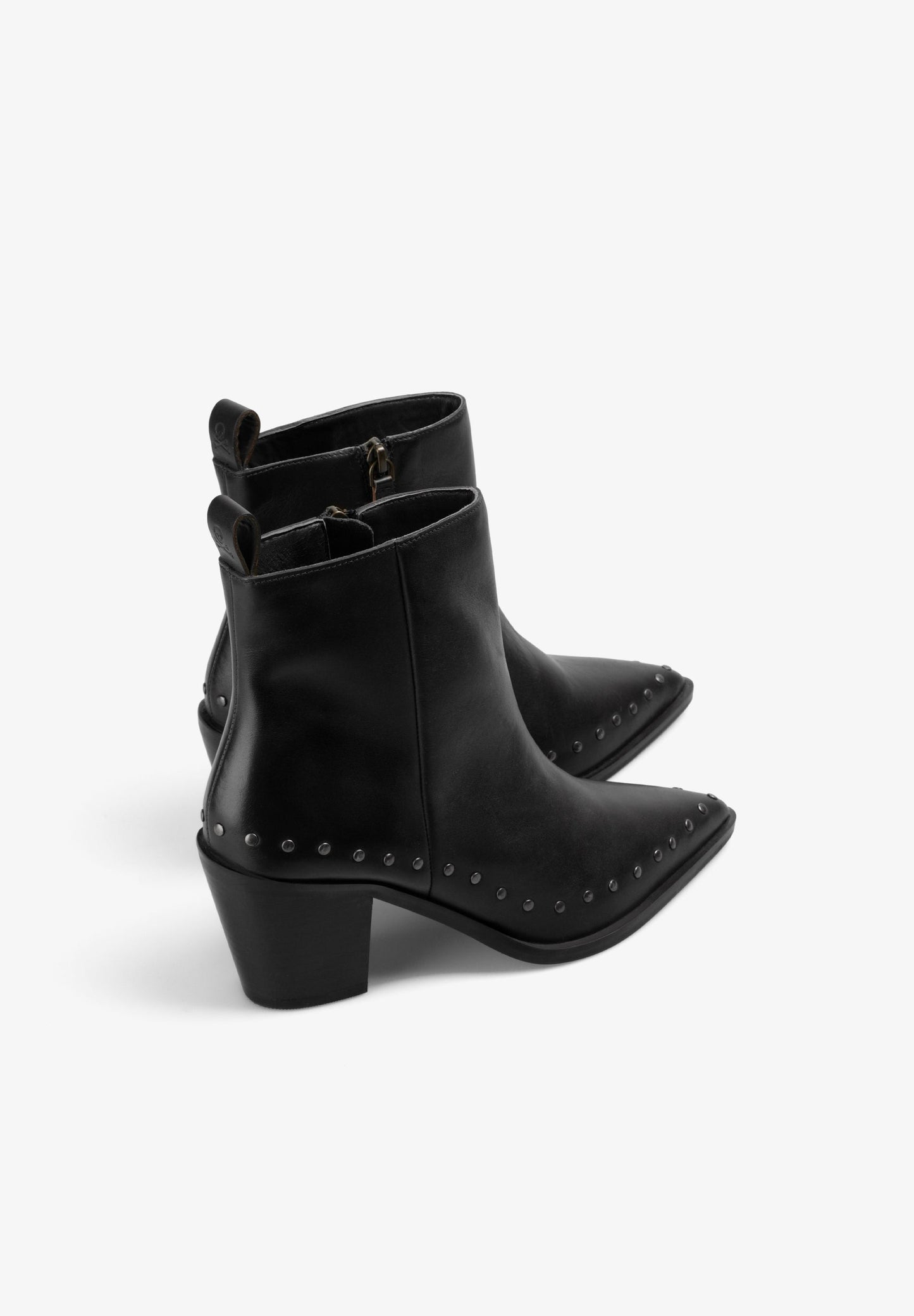 BOTAS DE PIEL CON TACHAS