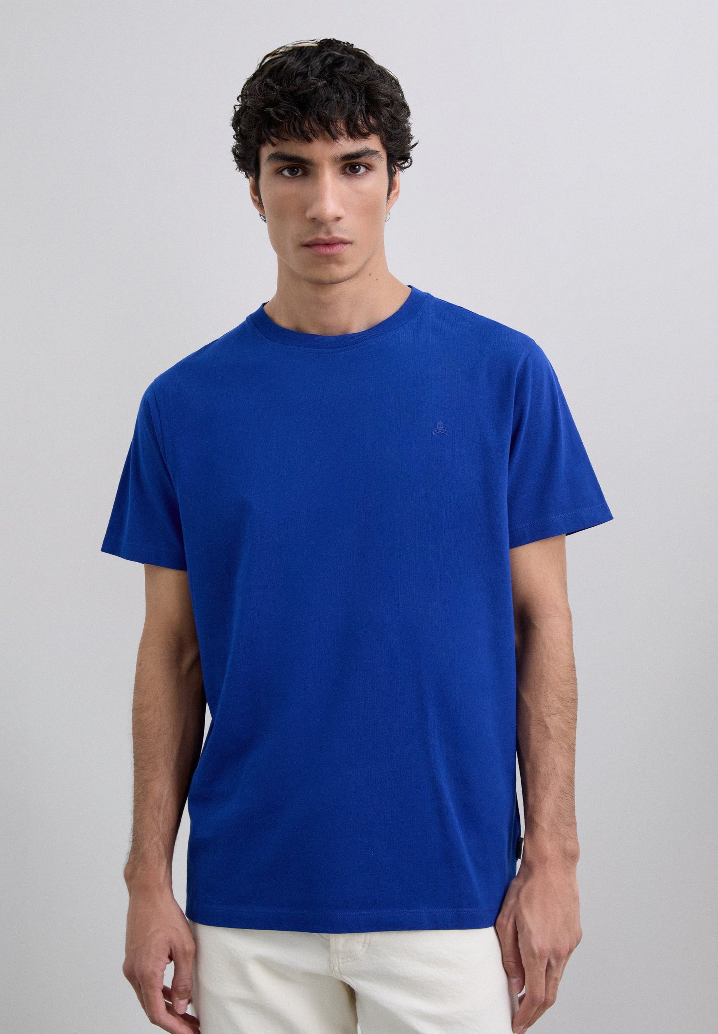 POLERA CALAVERA BORDADA