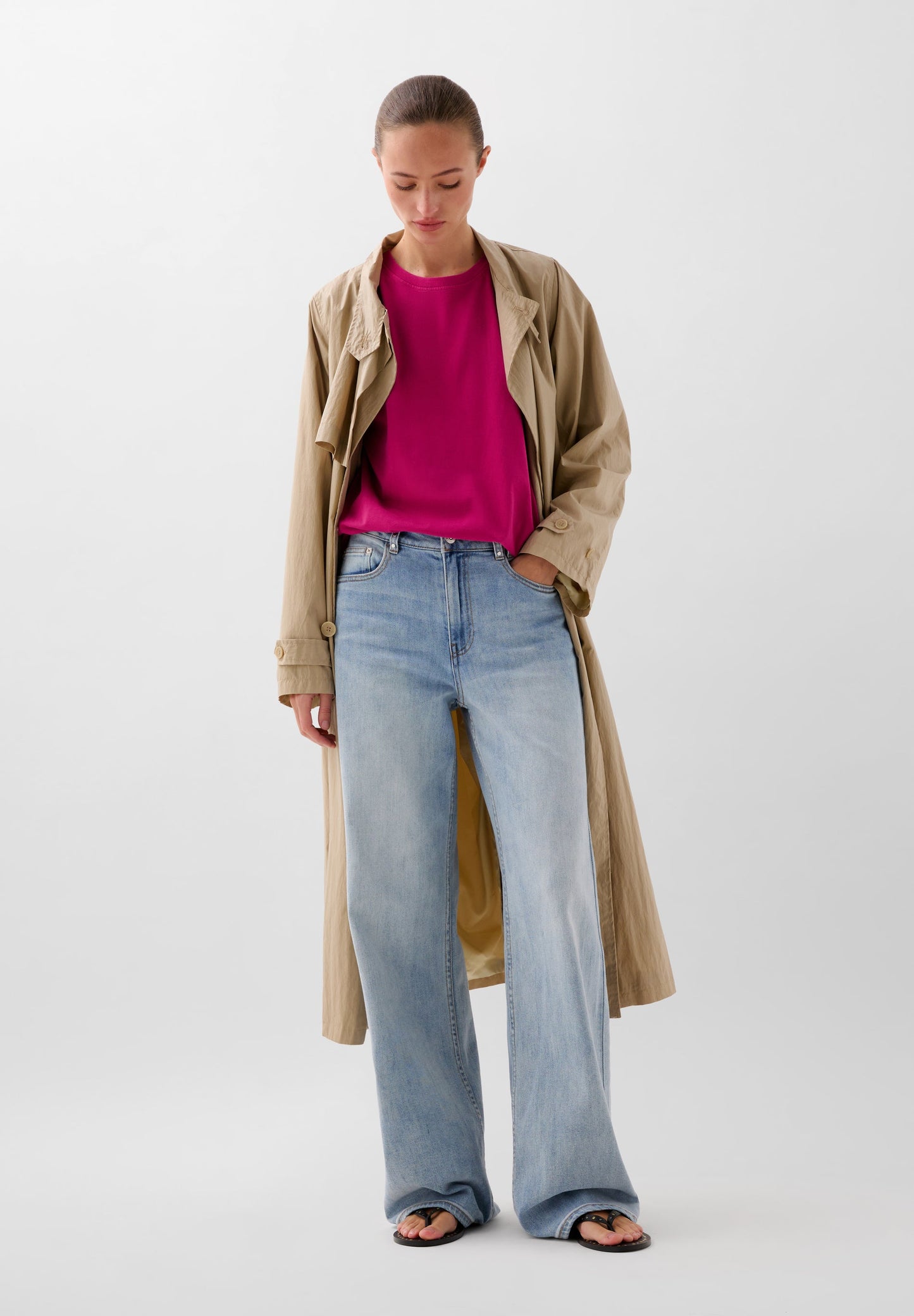 POLERA CALAVERA BORDADA TONO