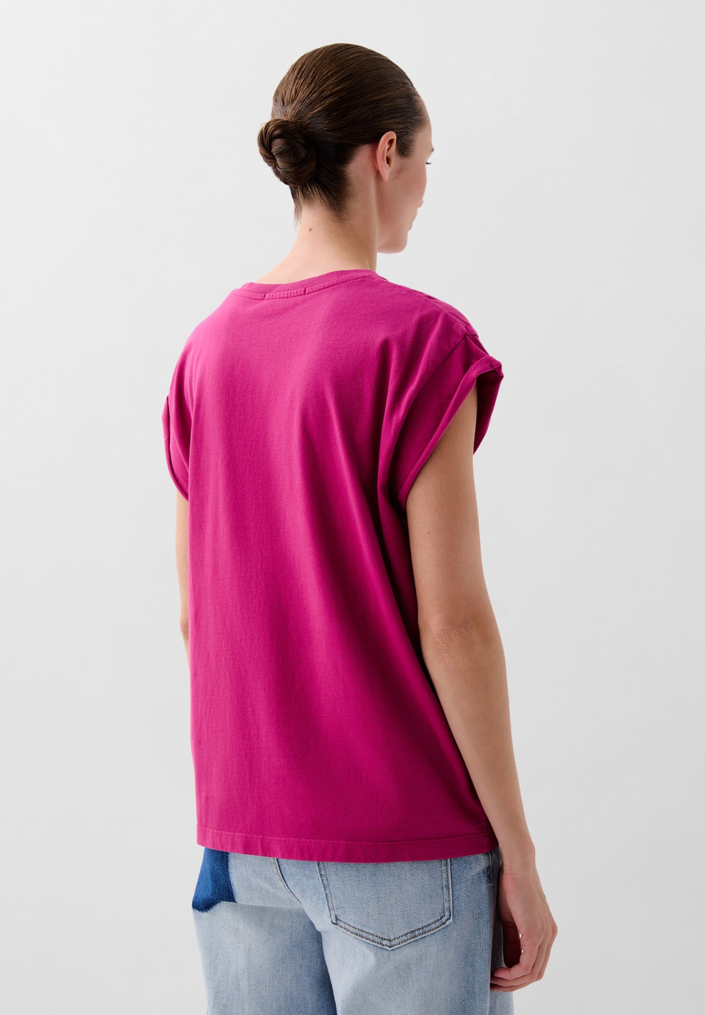 POLERA CALAVERA BORDADA TONO