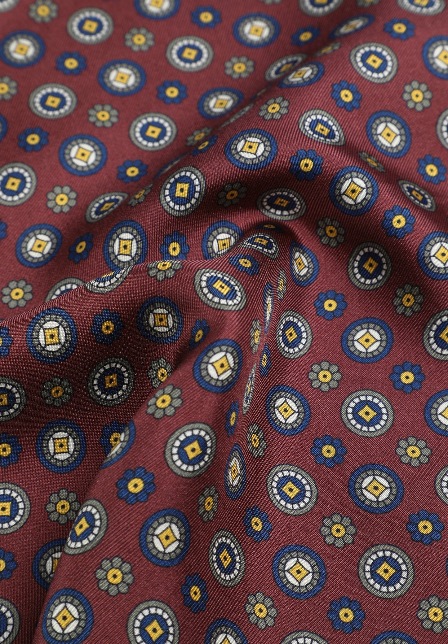 PAÑUELO SEDA FLORES LOGO