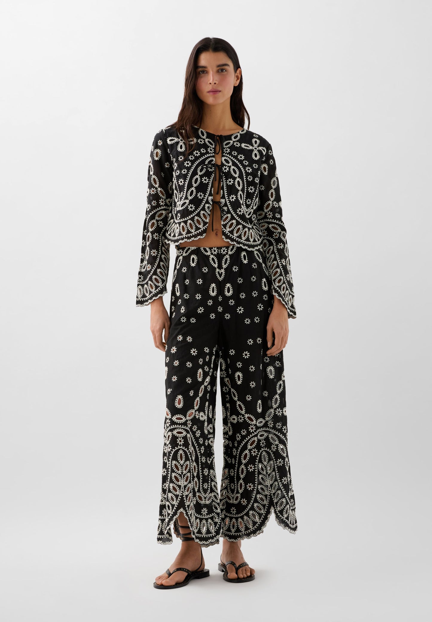 CAMISA BORDADOS CONTRASTE