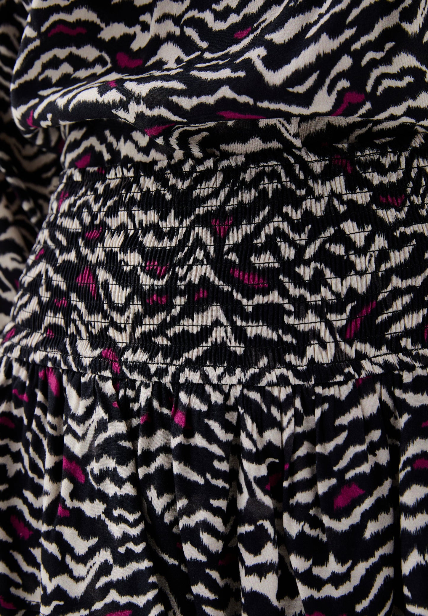 FALDA PLISADA NIDO ABEJA