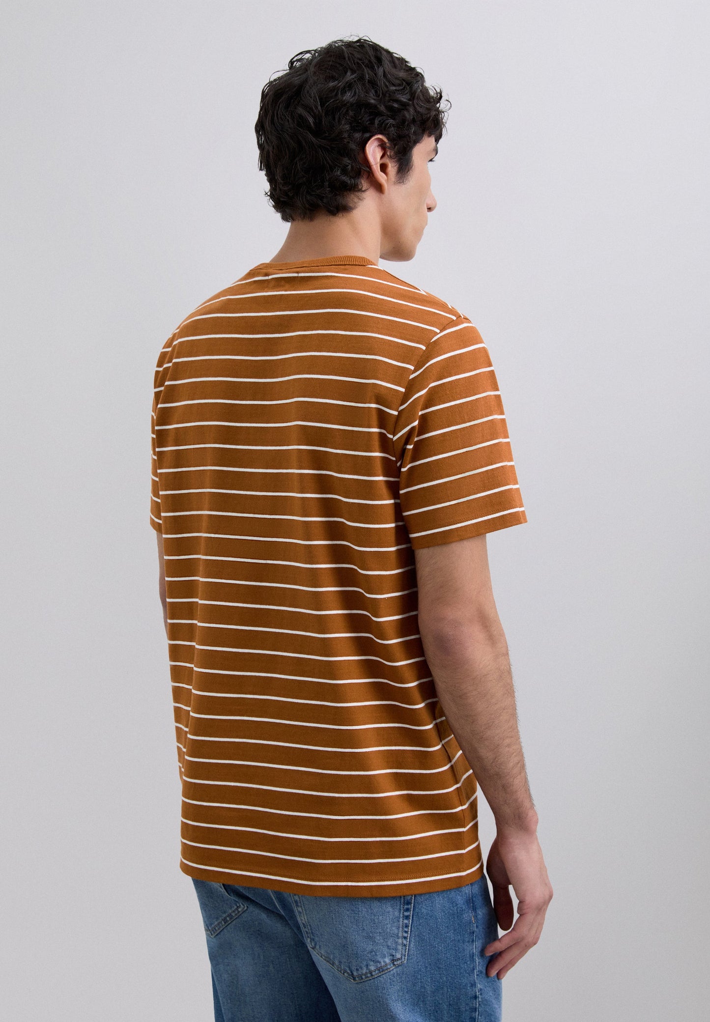 POLERA ESTAMPADA RAYAS LOGO