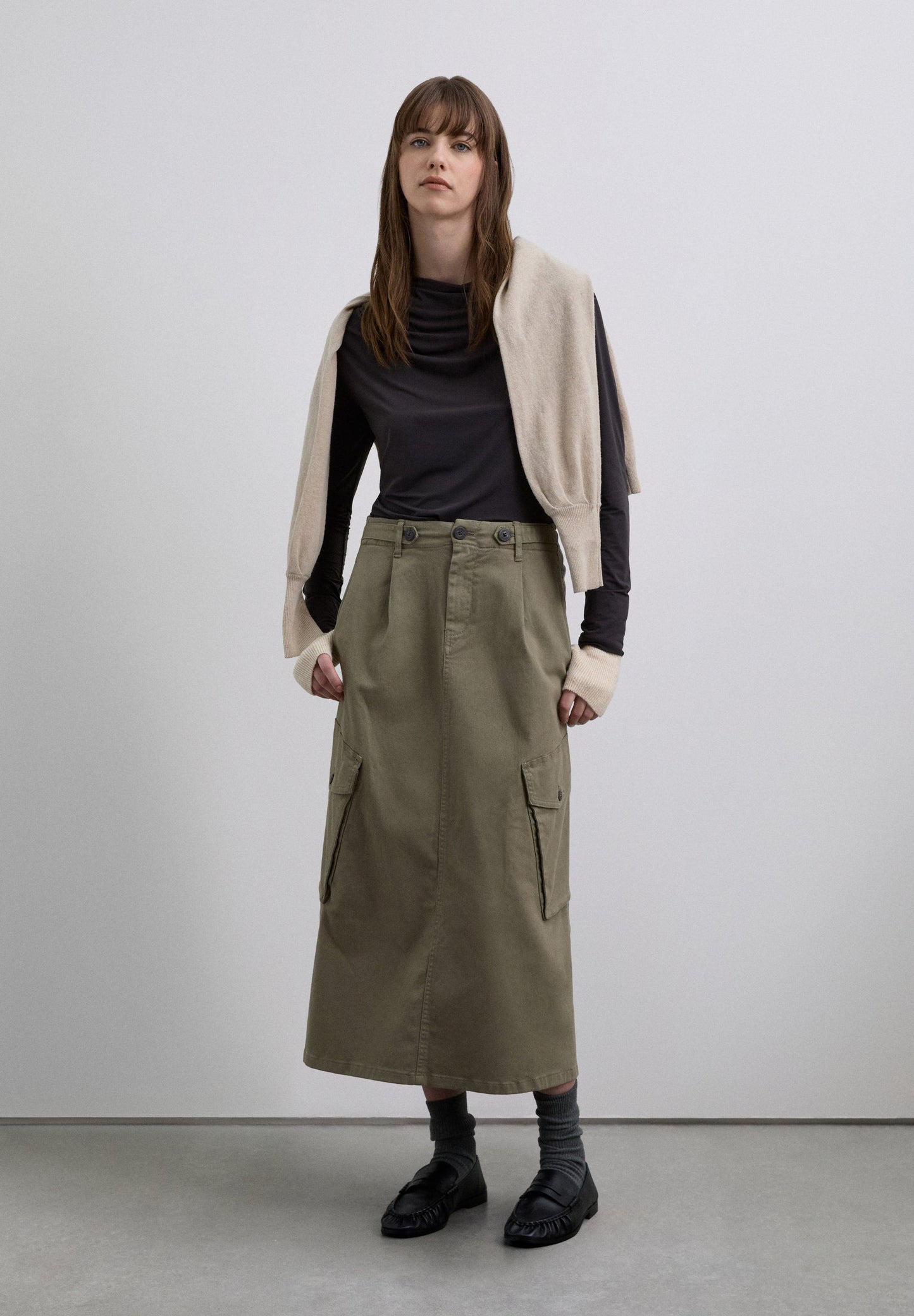 FALDA MIDI CARGO BOLSILLOS