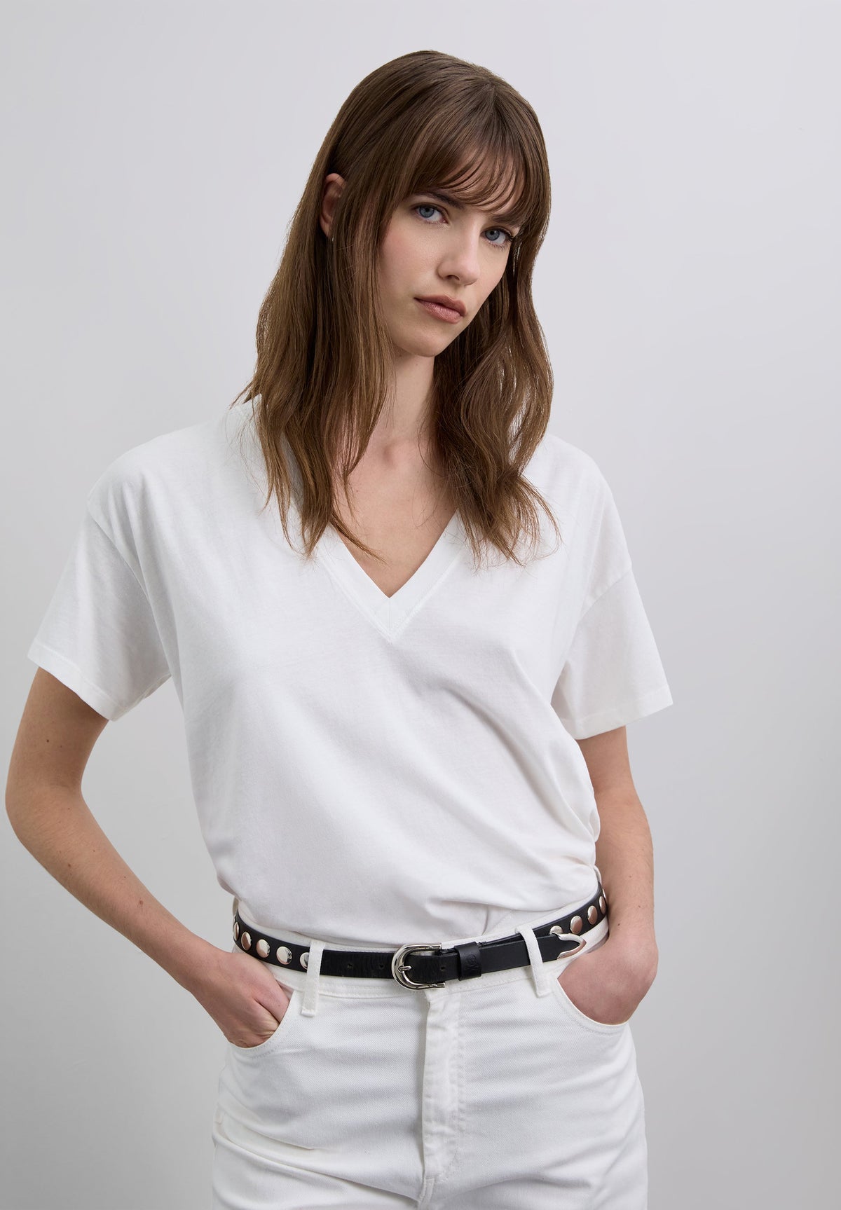 POLERA BÁSICA CUELLO PICO