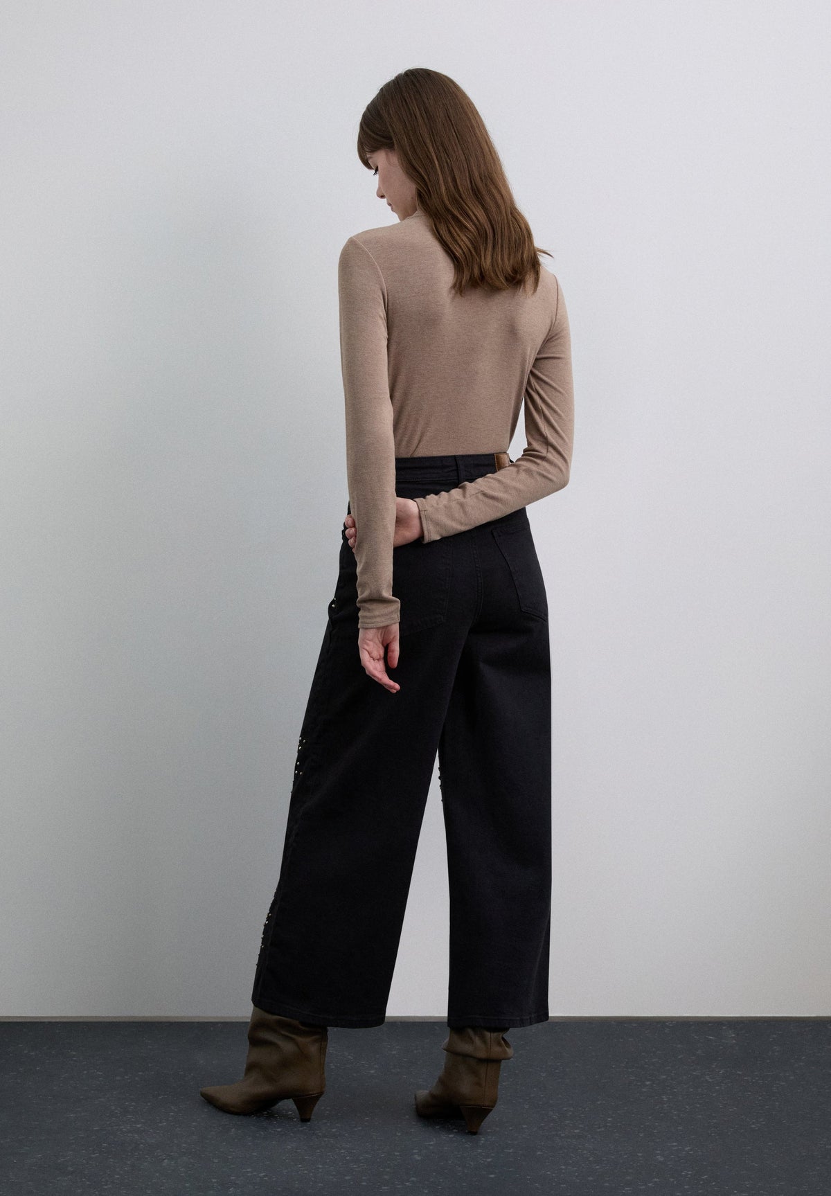 JEANS CULOTTE TACHUELAS