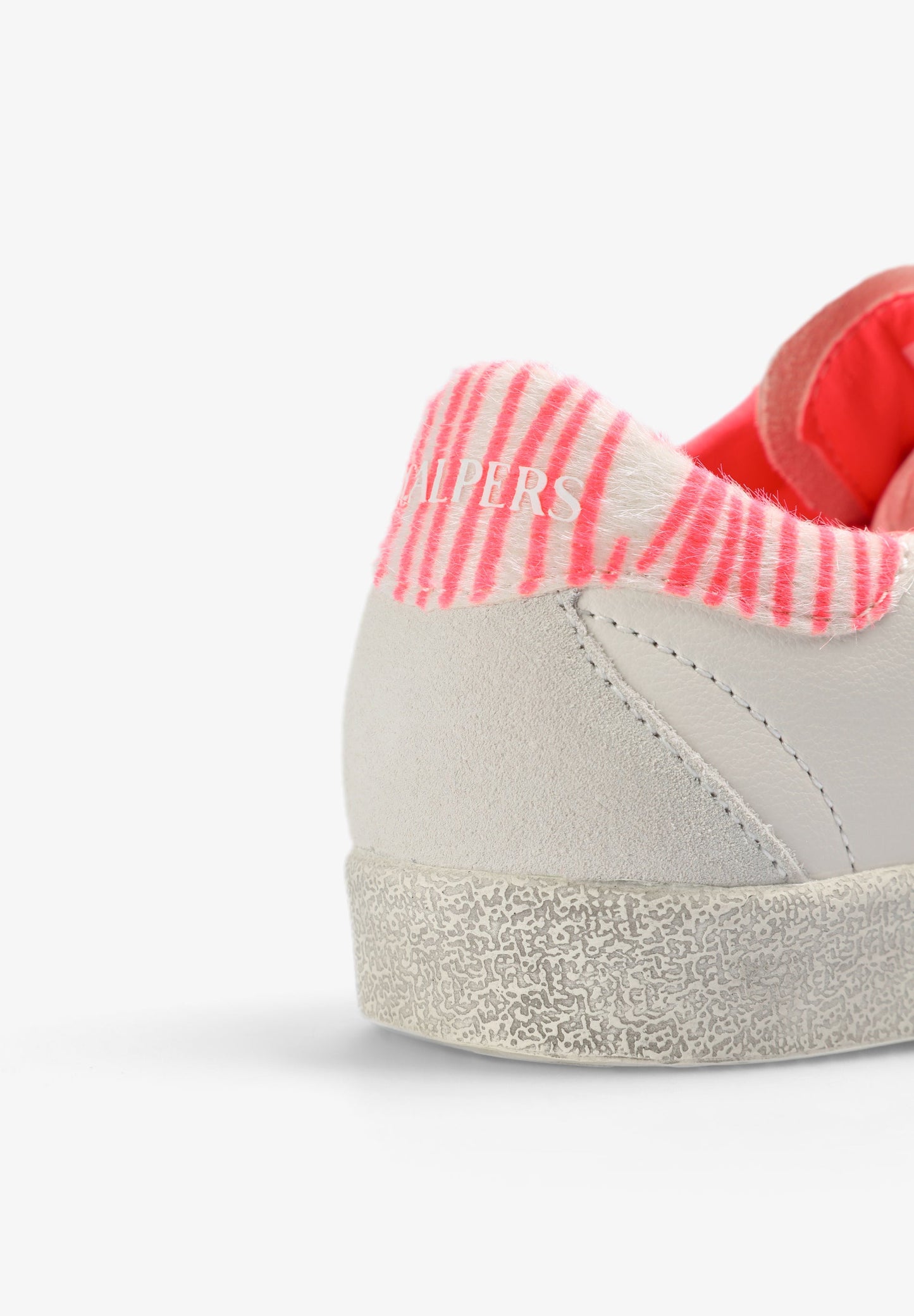 PINK SNEAKERS DETALLE