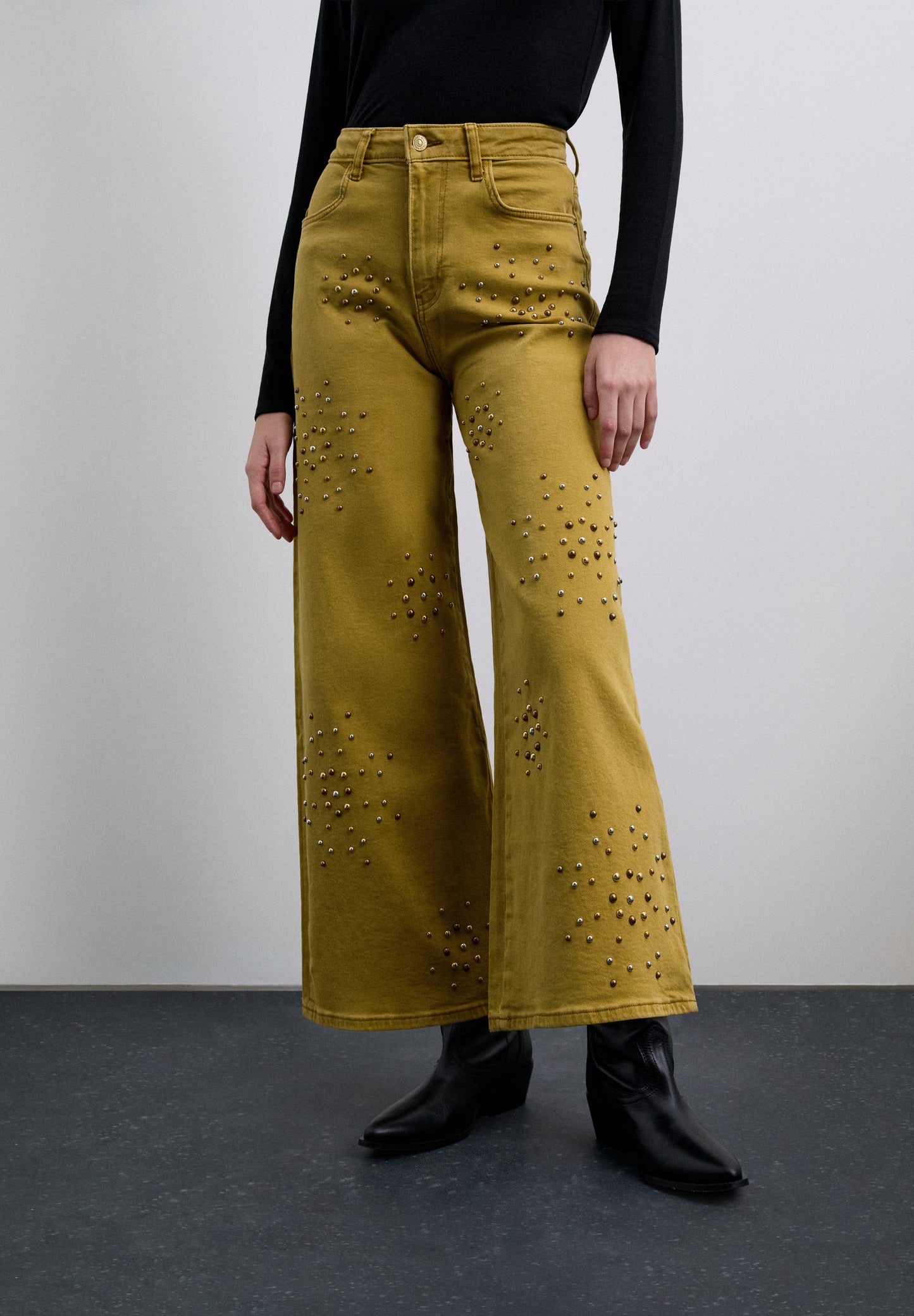 JEANS CULOTTE TACHUELAS