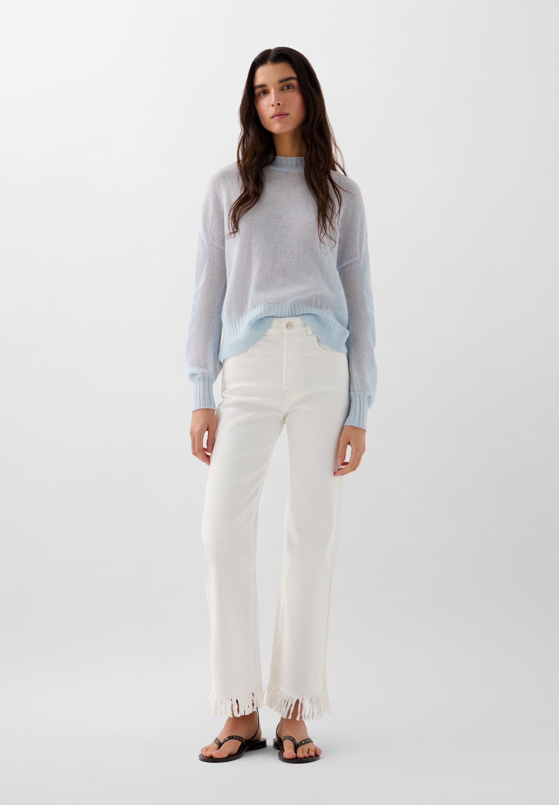 PANTALÓN VAQUERO FLECOS BORDADO