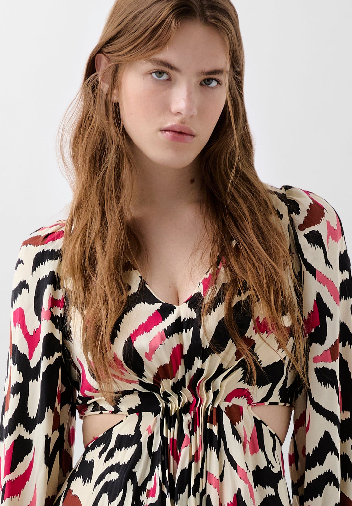 VESTIDO ESTAMPADO ABERTURAS