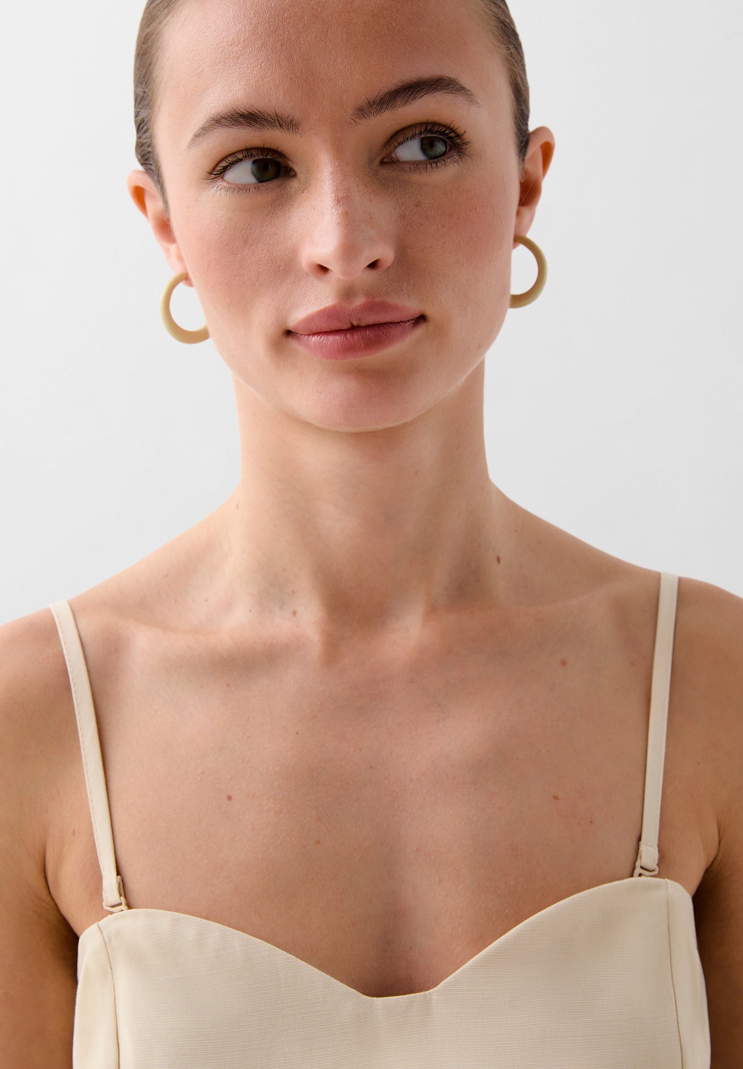 VESTIDO PINZAS ABERTURA