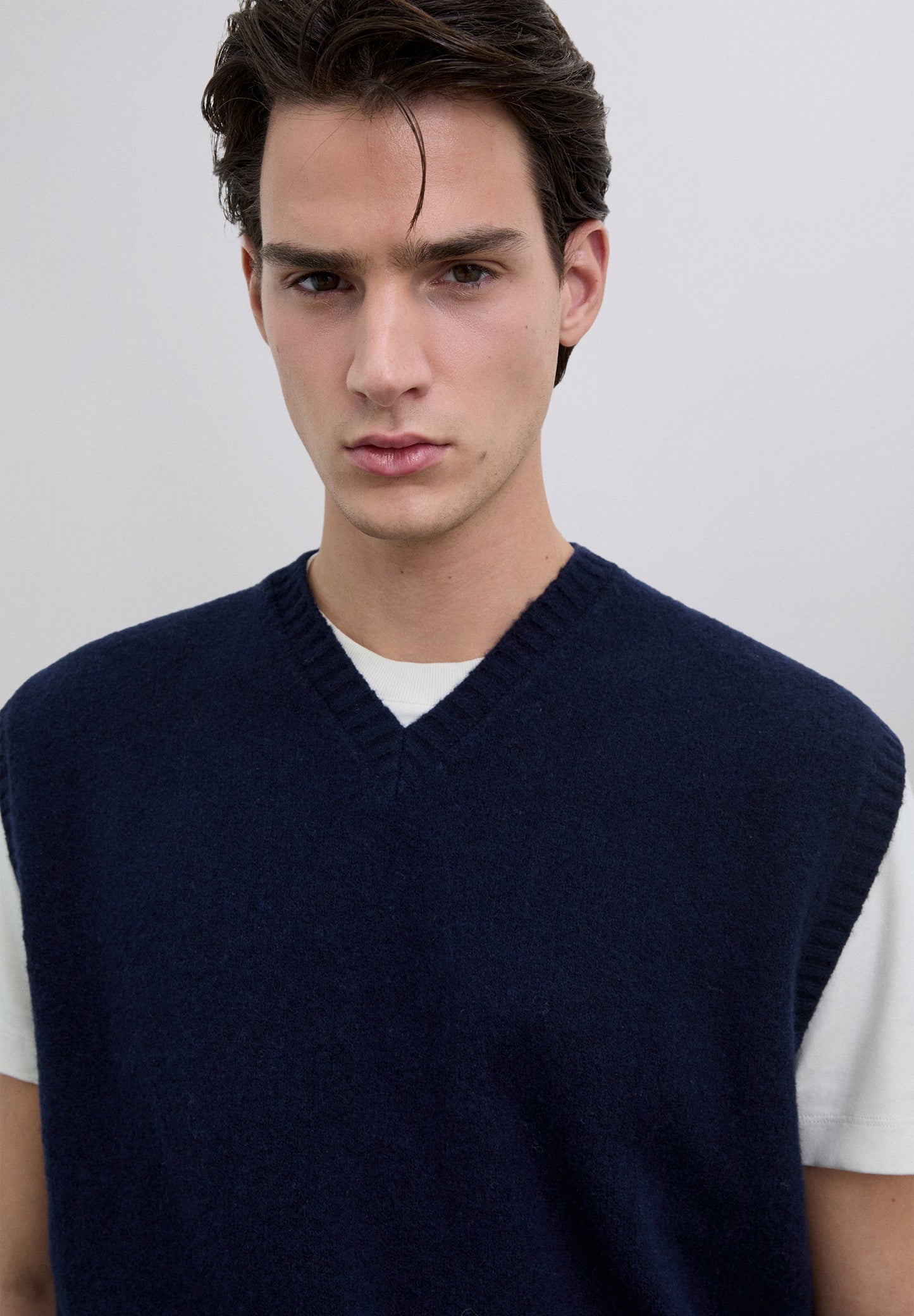 CHALECO LANA CUELLO PICO