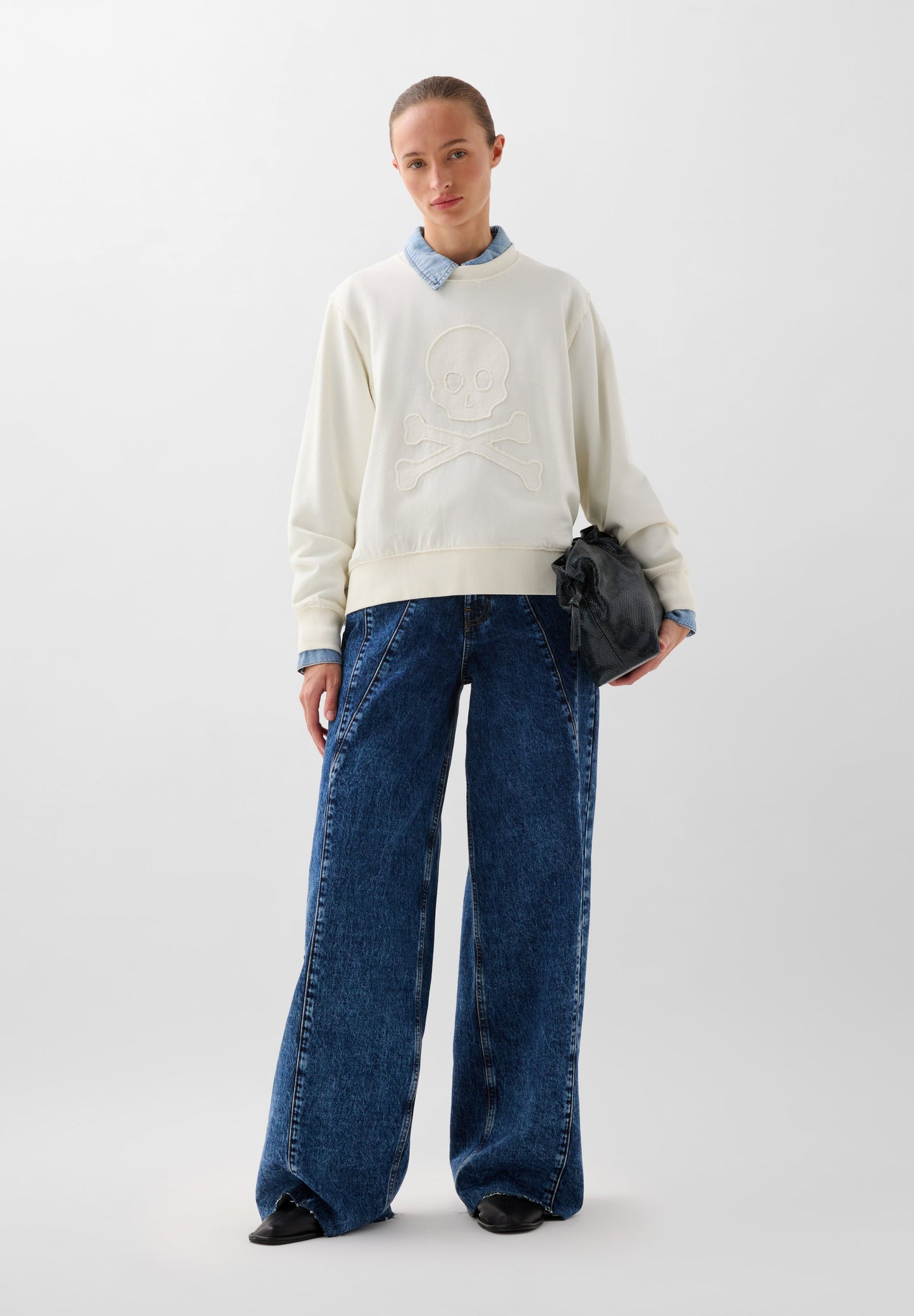 POLERÓN CALAVERA RELIEVE FRONTAL