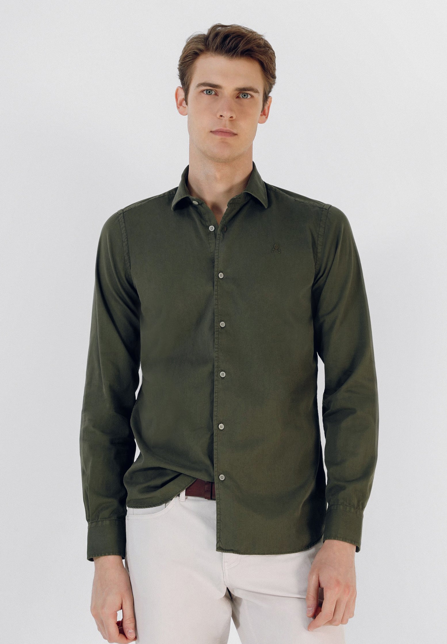 CAMISA CALAVERA BORDADA TONO