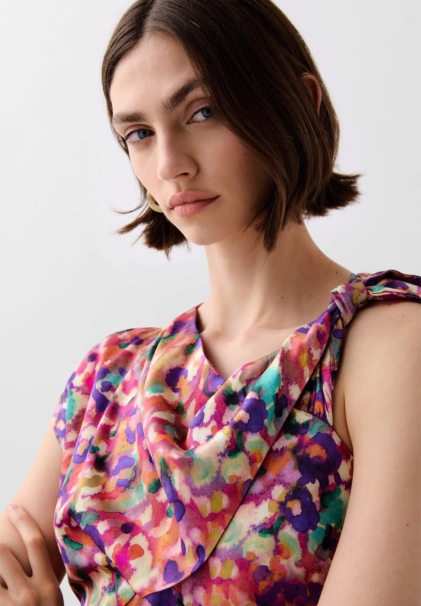 VESTIDO MIDI DETALLE ESCOTE