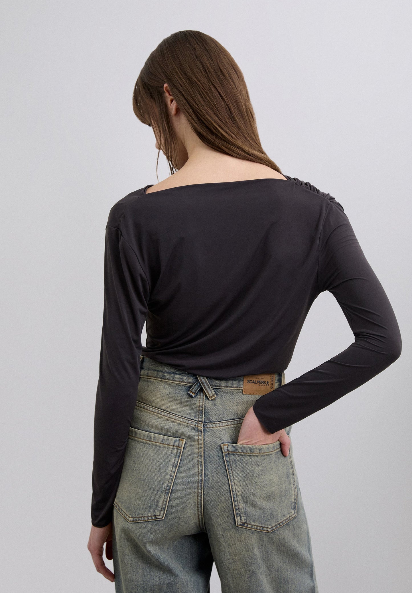 POLERA ESCOTE DRAPEADO