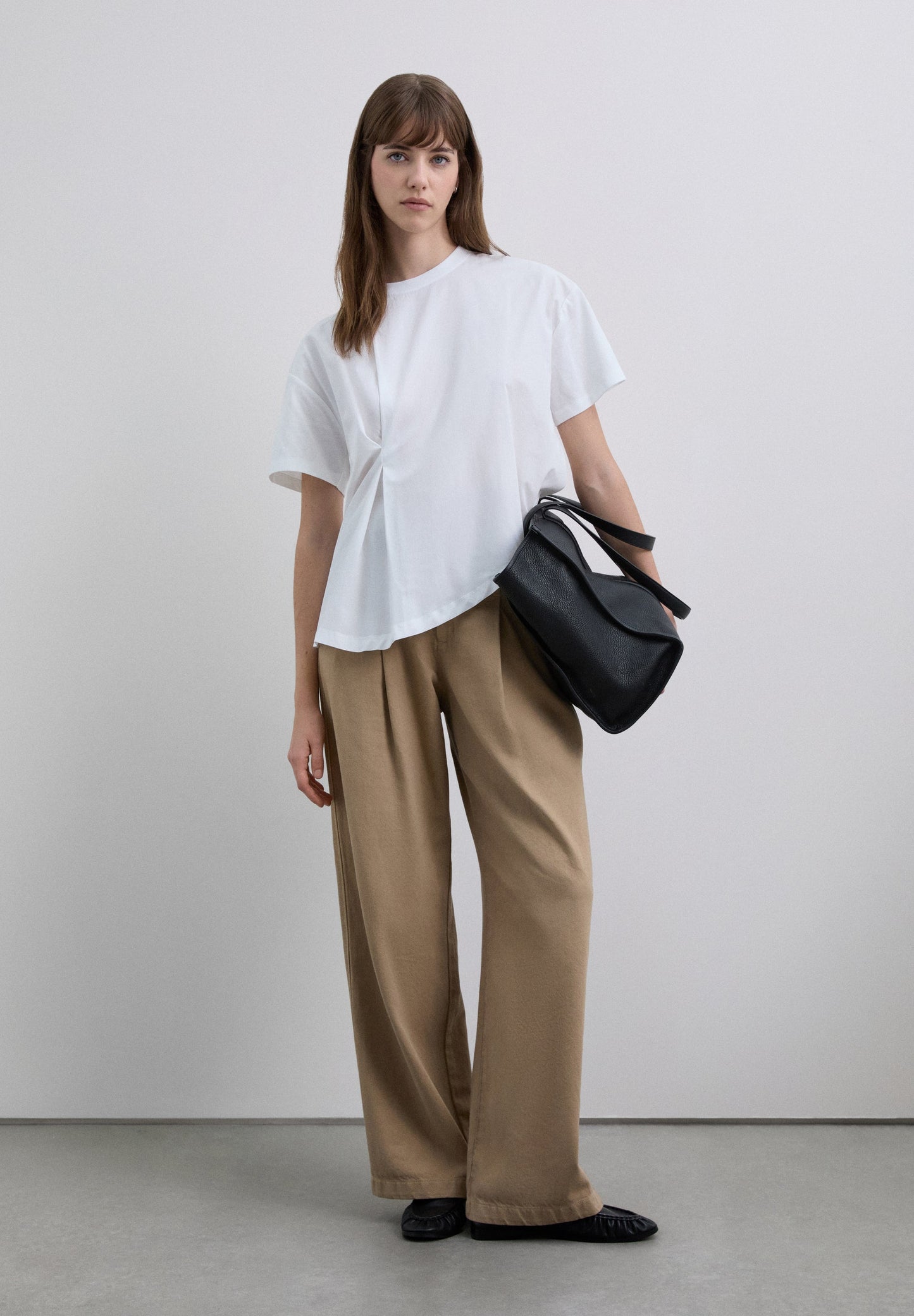 POLERA ASIMÉTRICA CUELLO REDONDO