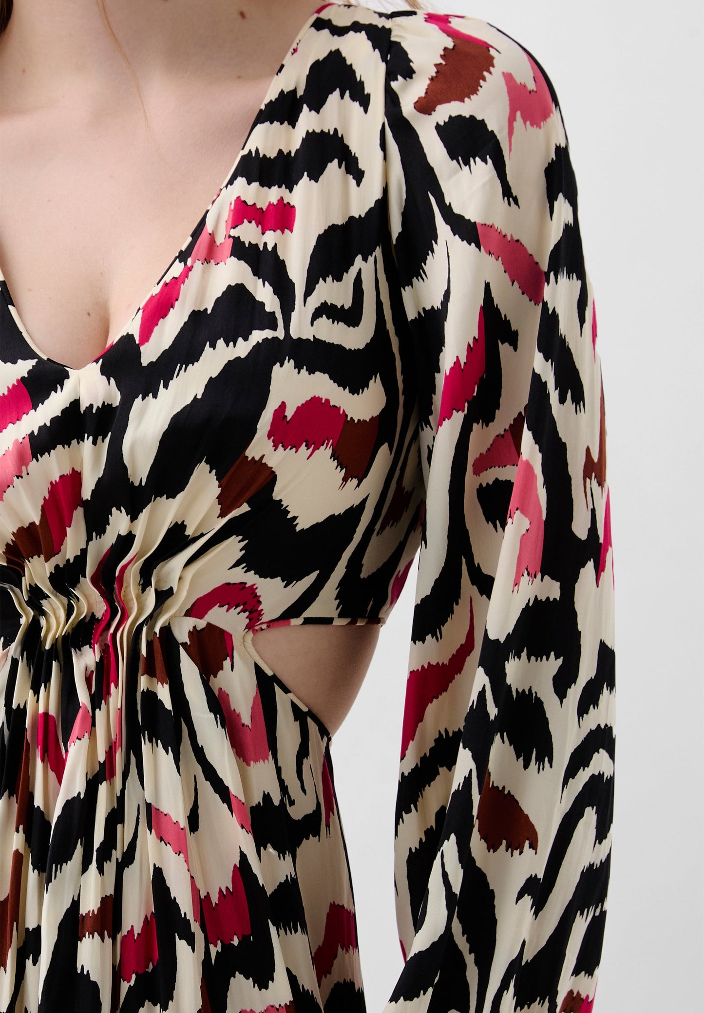 VESTIDO ESTAMPADO ABERTURAS