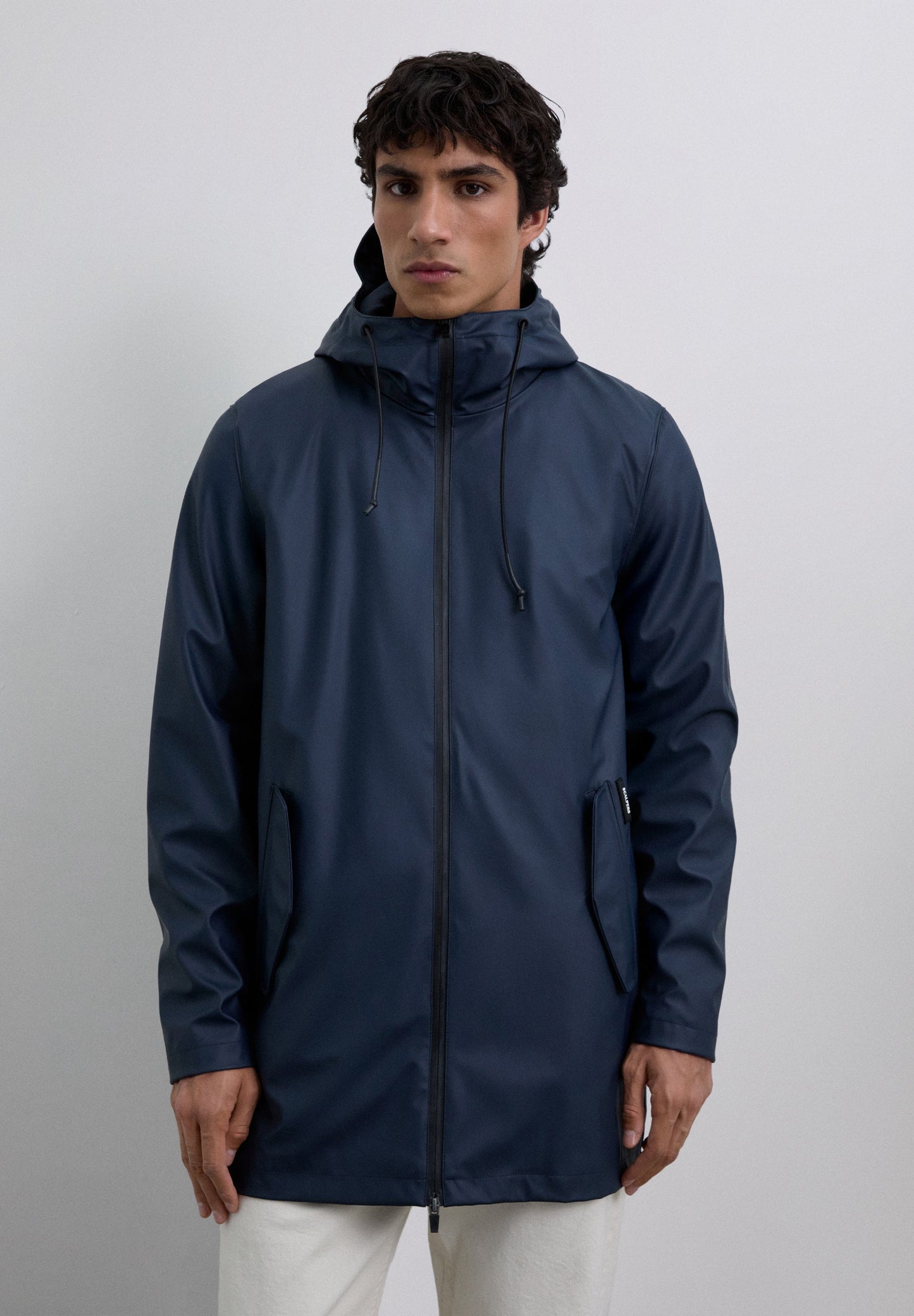 CHAQUETA IMPERMEABLE LOGO