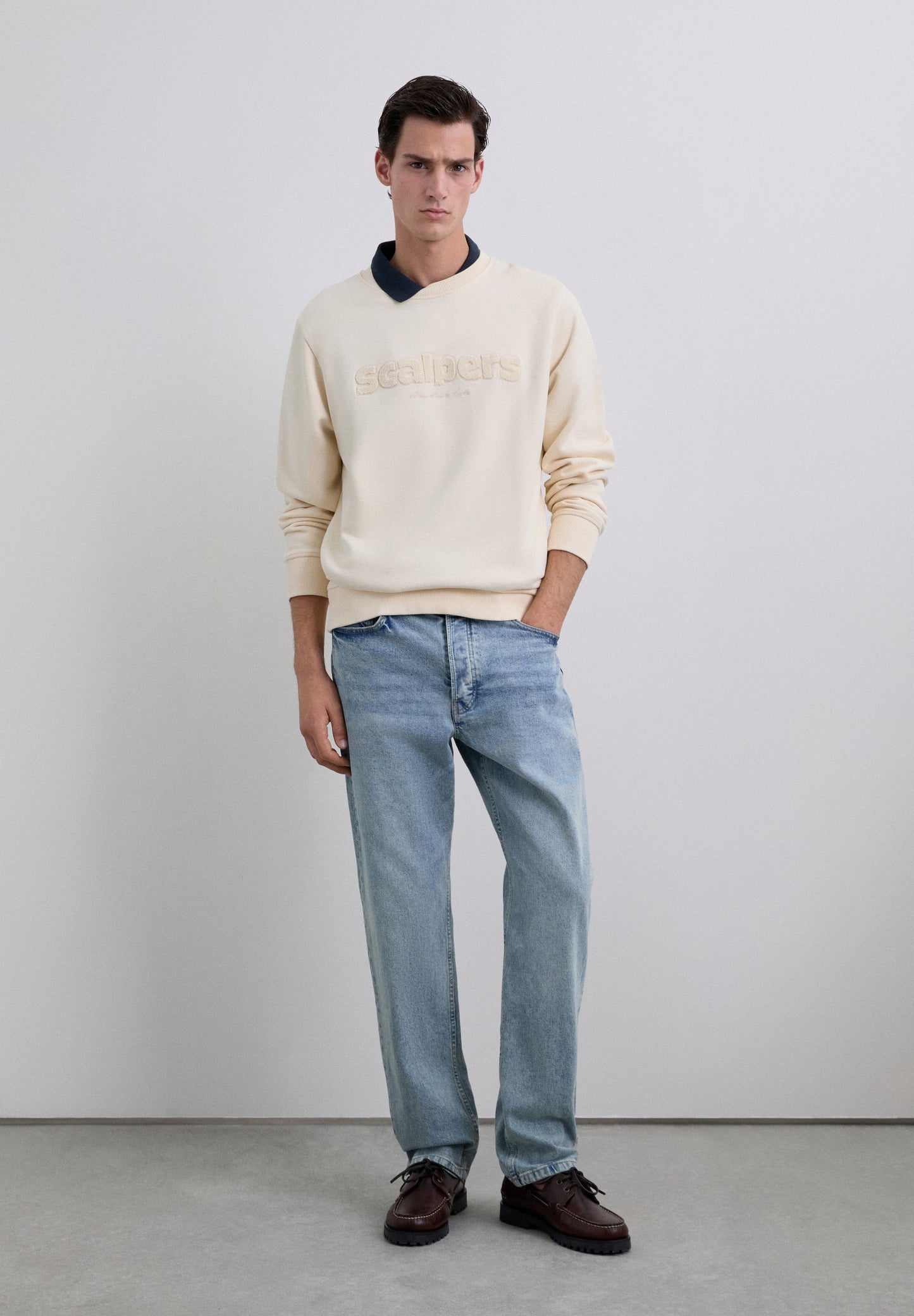 POLERÓN LOGO RELIEVE