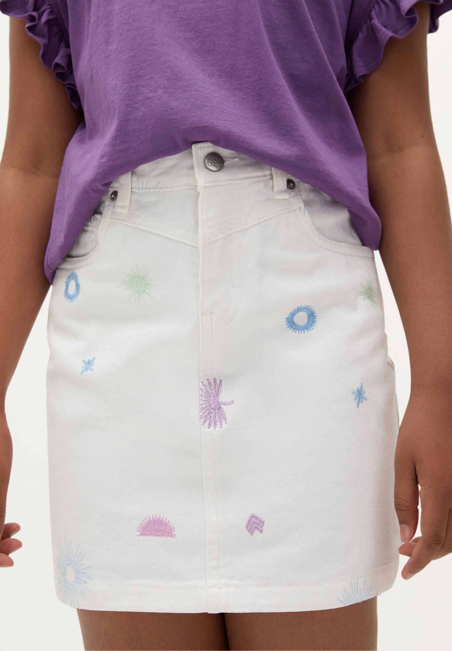 FALDA DETALLE BORDADOS