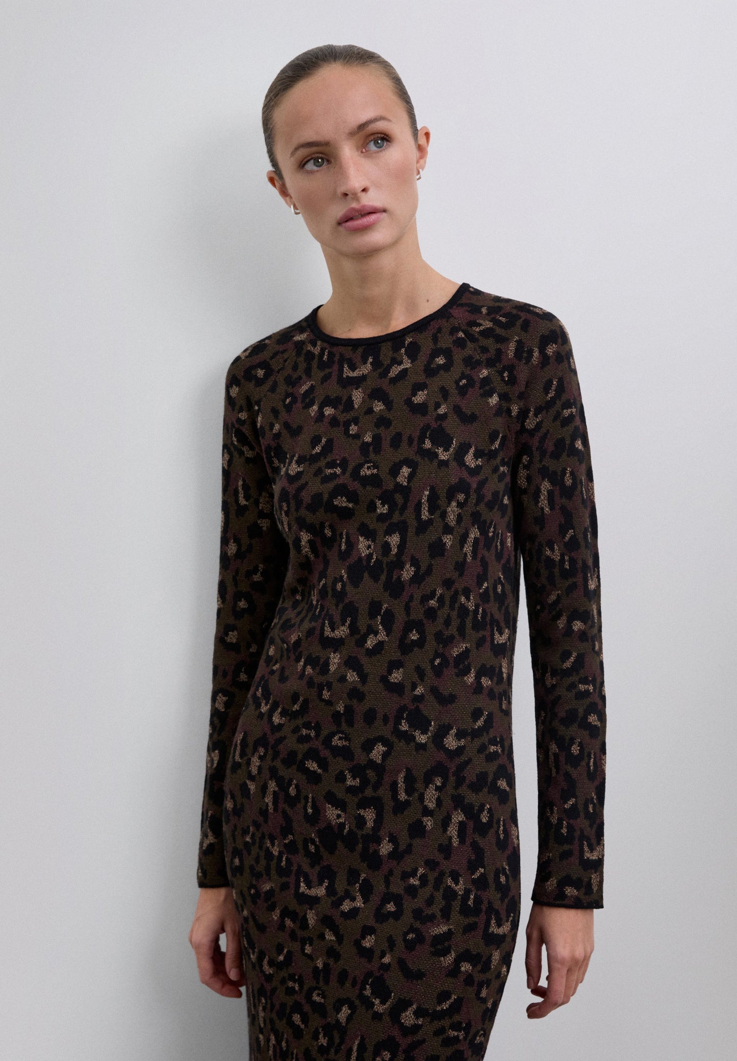 VESTIDO MIDI PUNTO JACQUARD