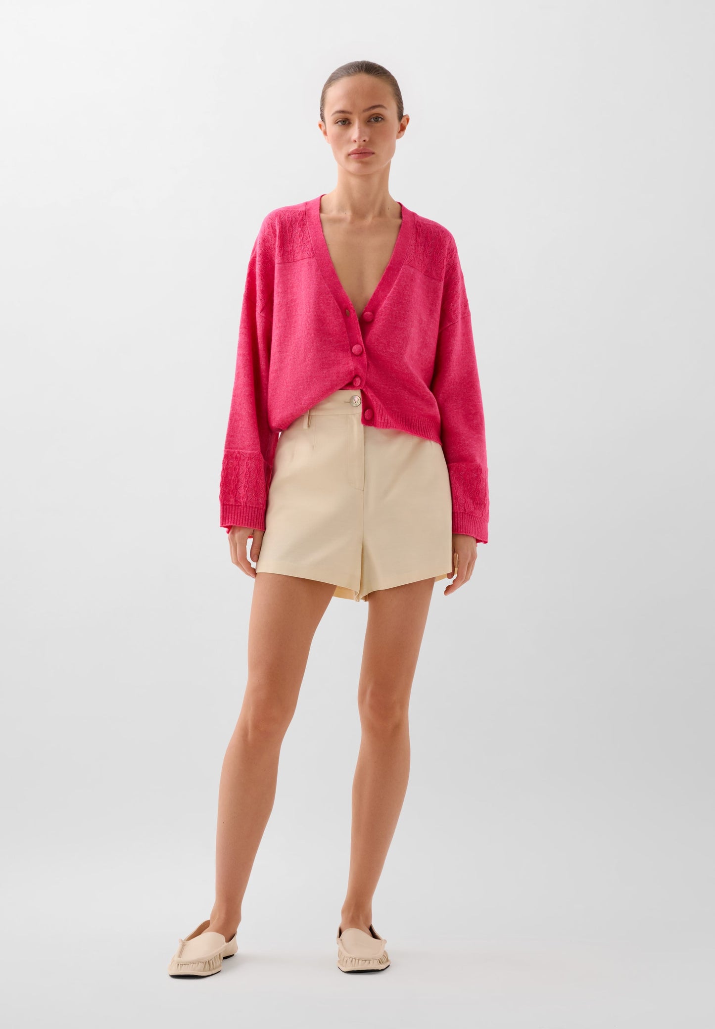 CÁRDIGAN ESCOTE PICO