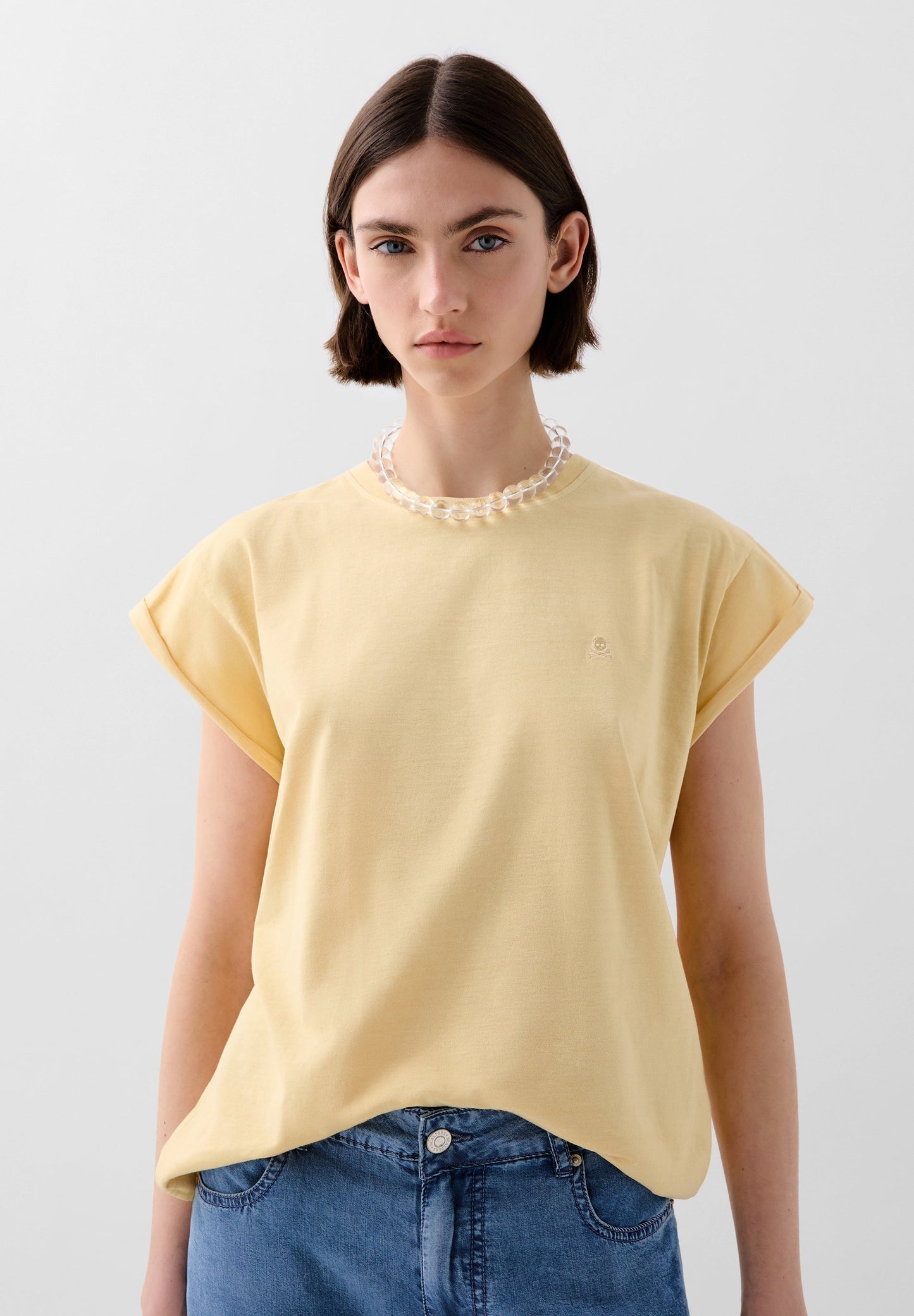 POLERA CALAVERA BORDADA TONO