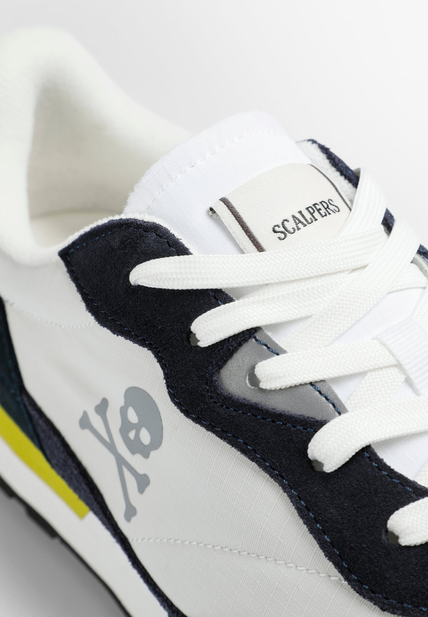 ZAPATILLA RETRO SERRAJE