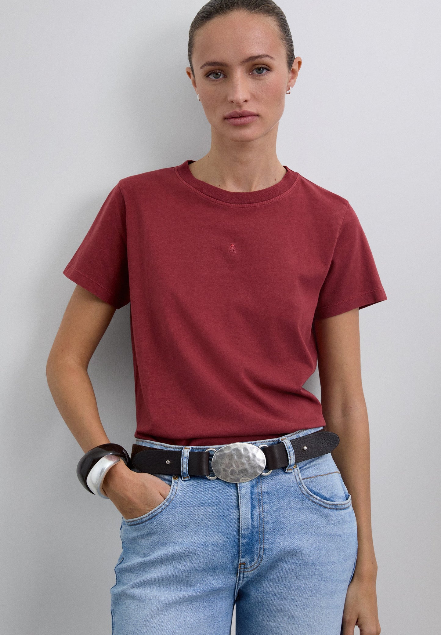 POLERA BÁSICA CALAVERA