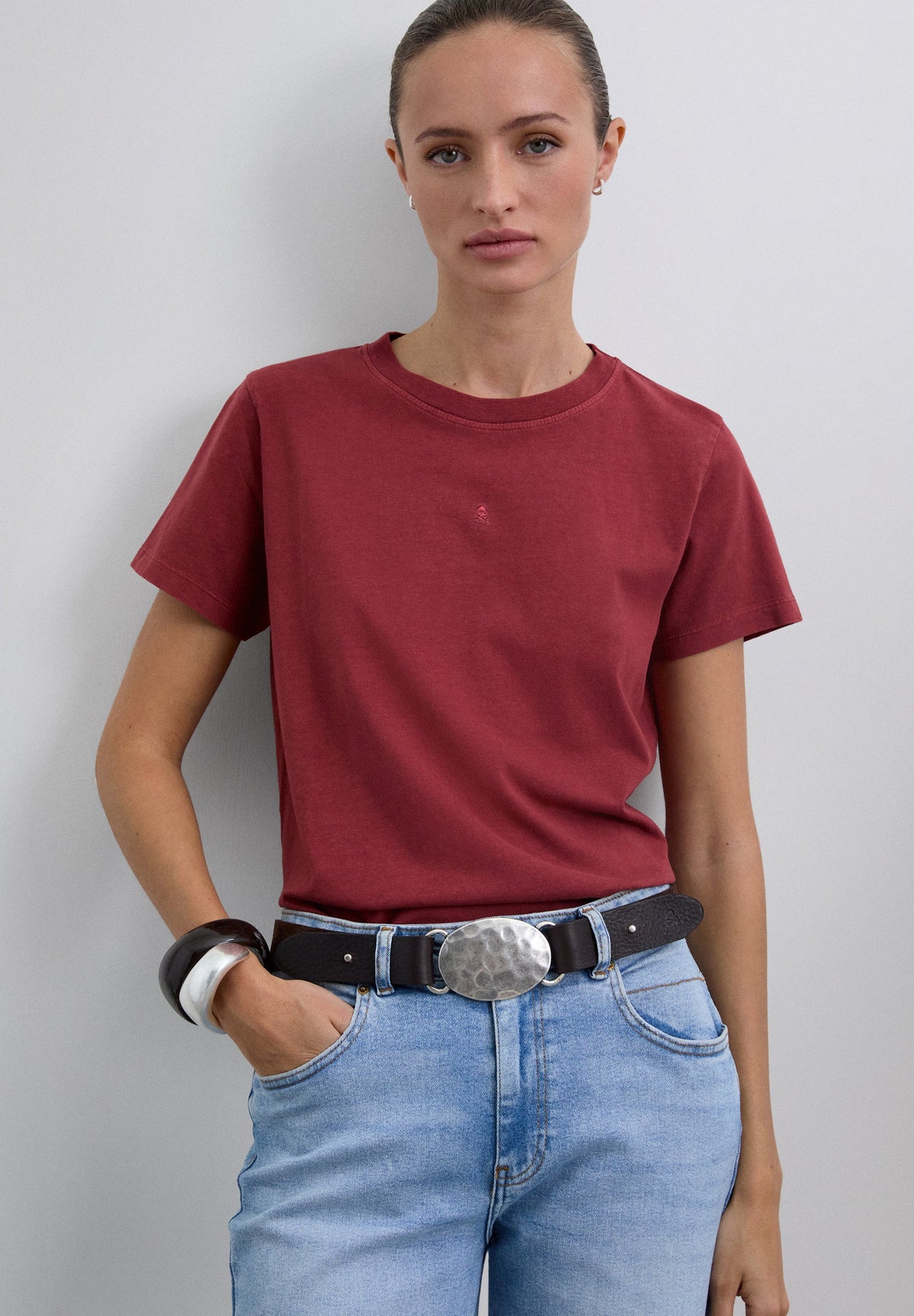 POLERA BÁSICA CALAVERA