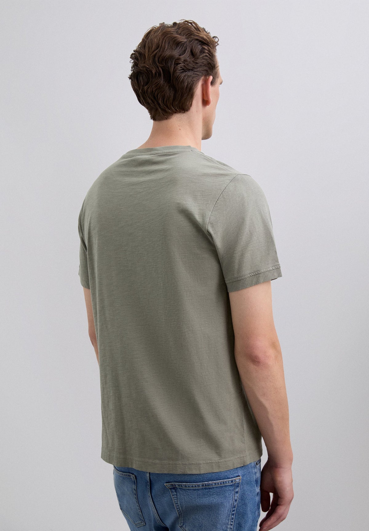 POLERA BORDADA EFECTO LAVADO