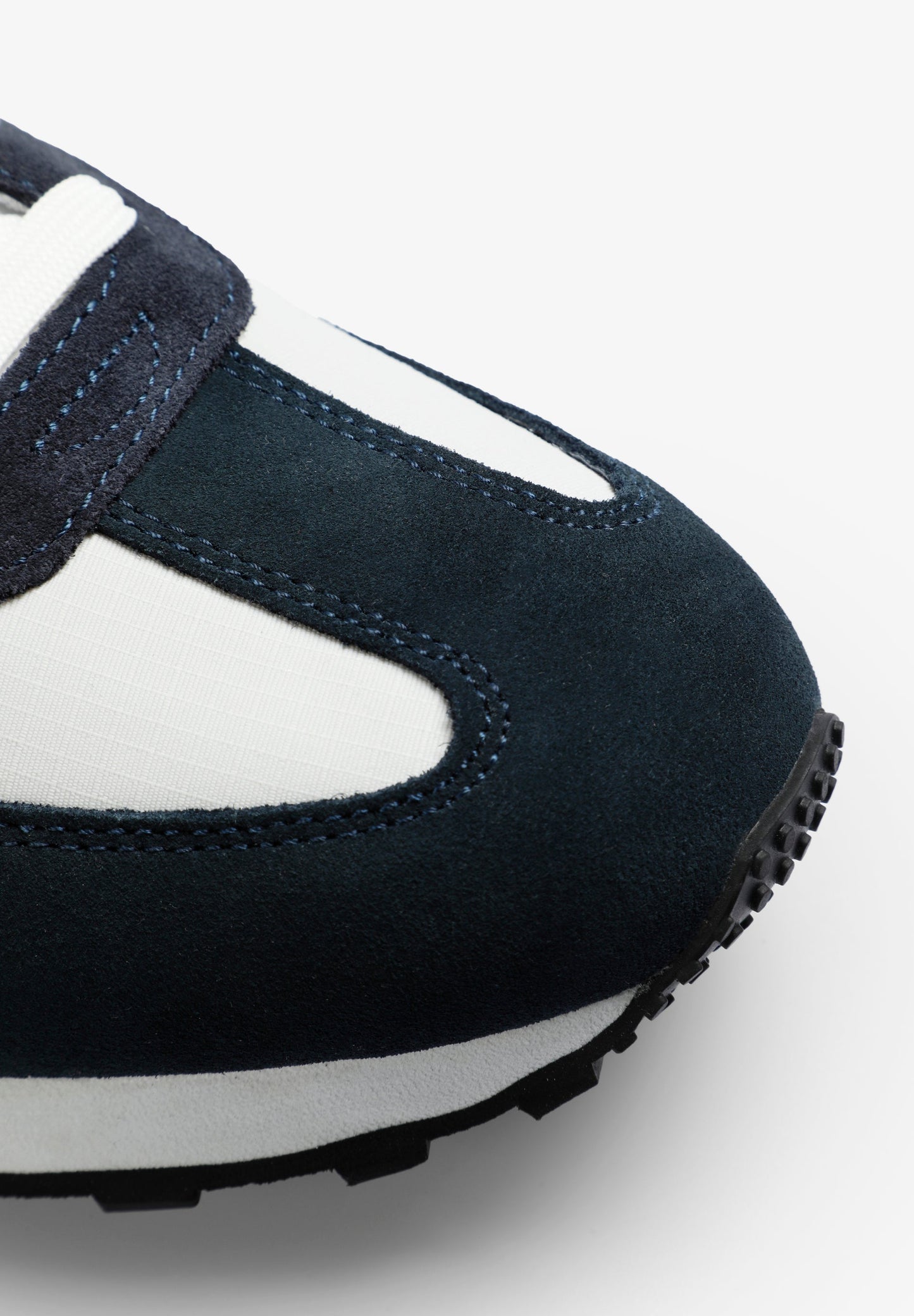 ZAPATILLA RETRO SERRAJE