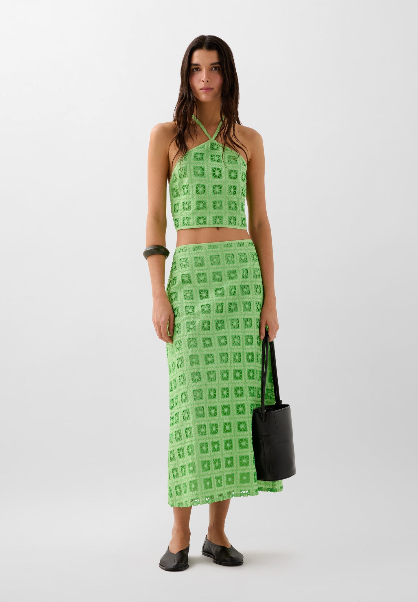 TOP HALTER DETALLES BORDADOS