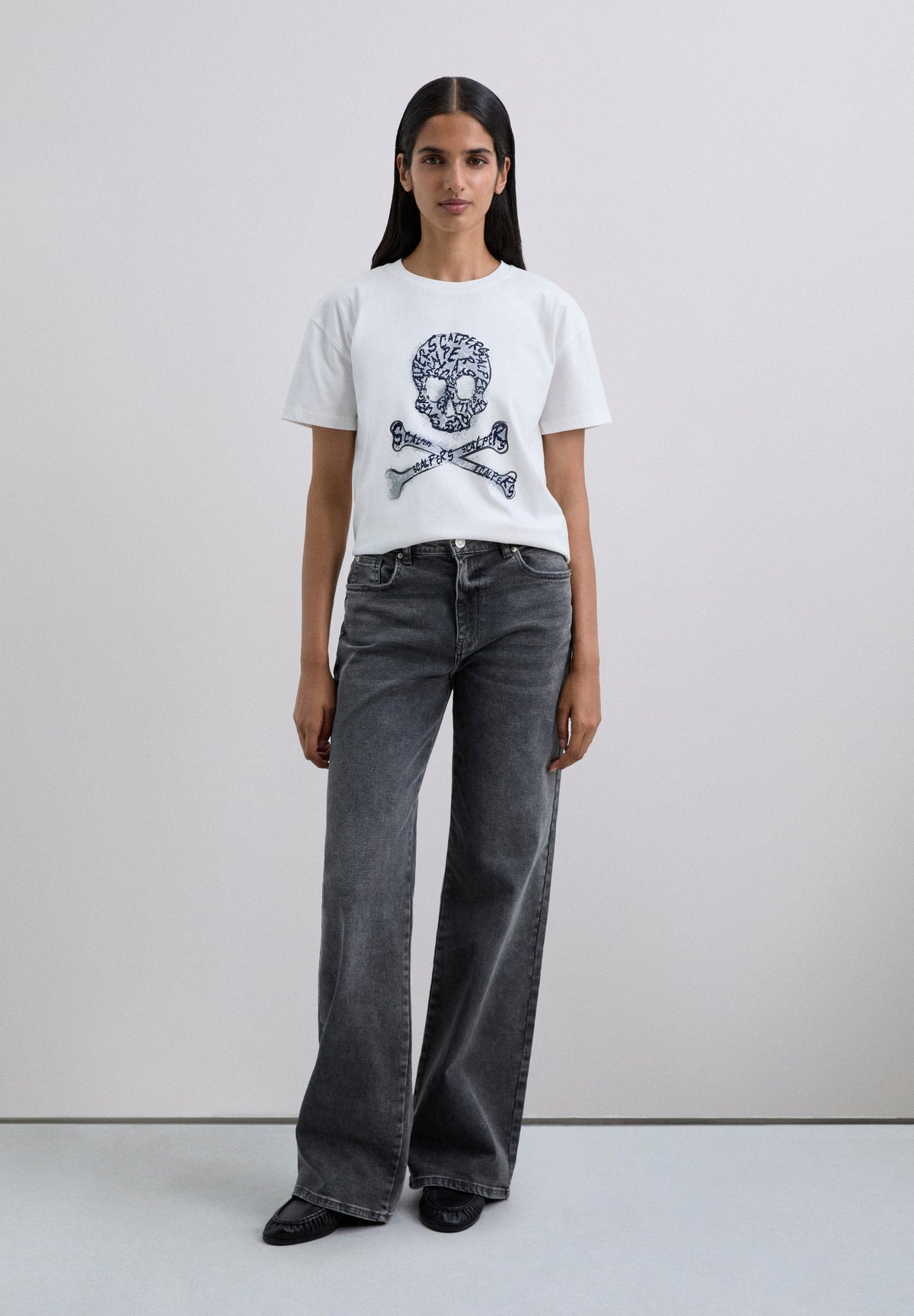 POLERA LOGO CALAVERA PRINT