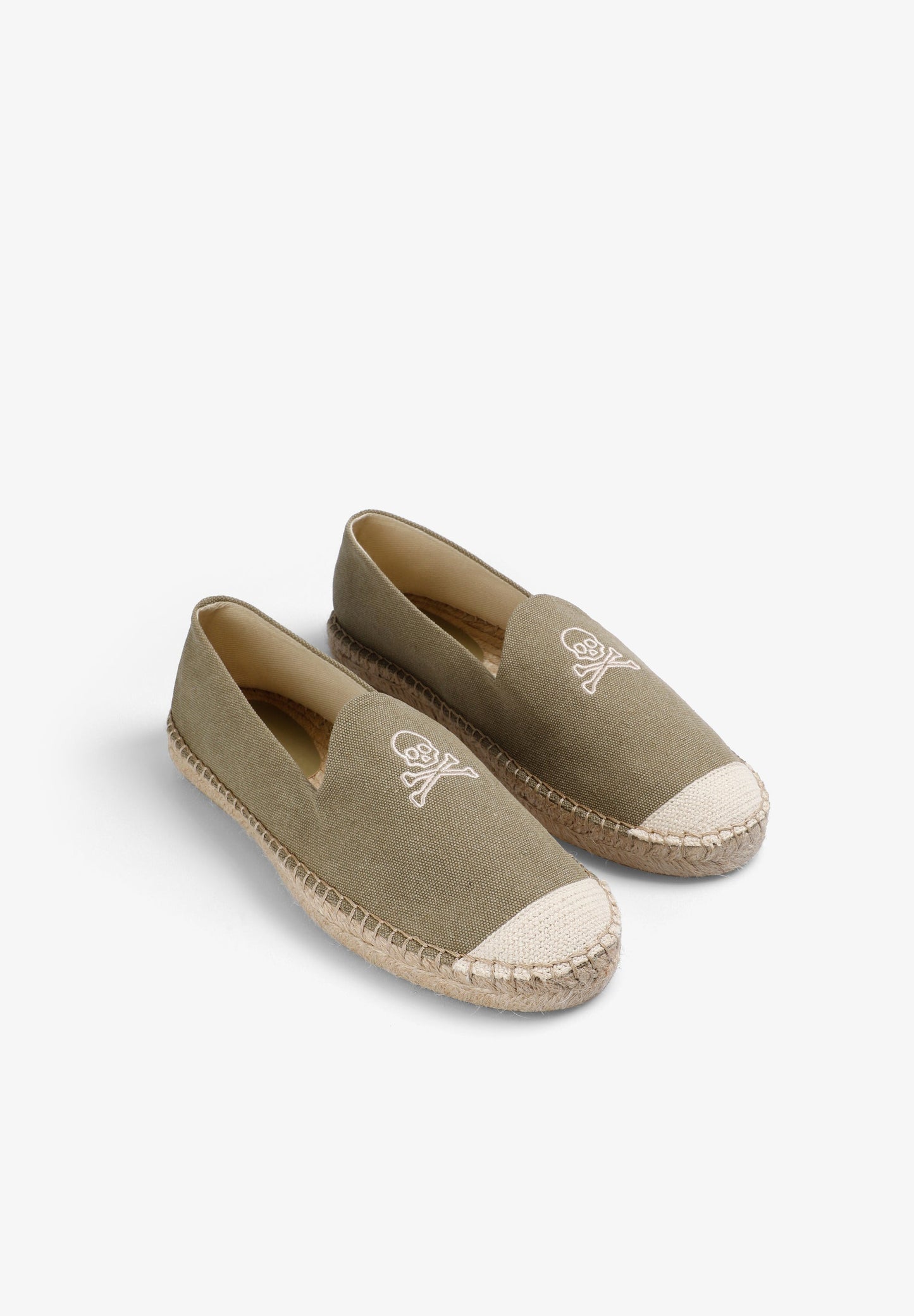 APARGATA PUNTO CALAVERA CONTRASTE