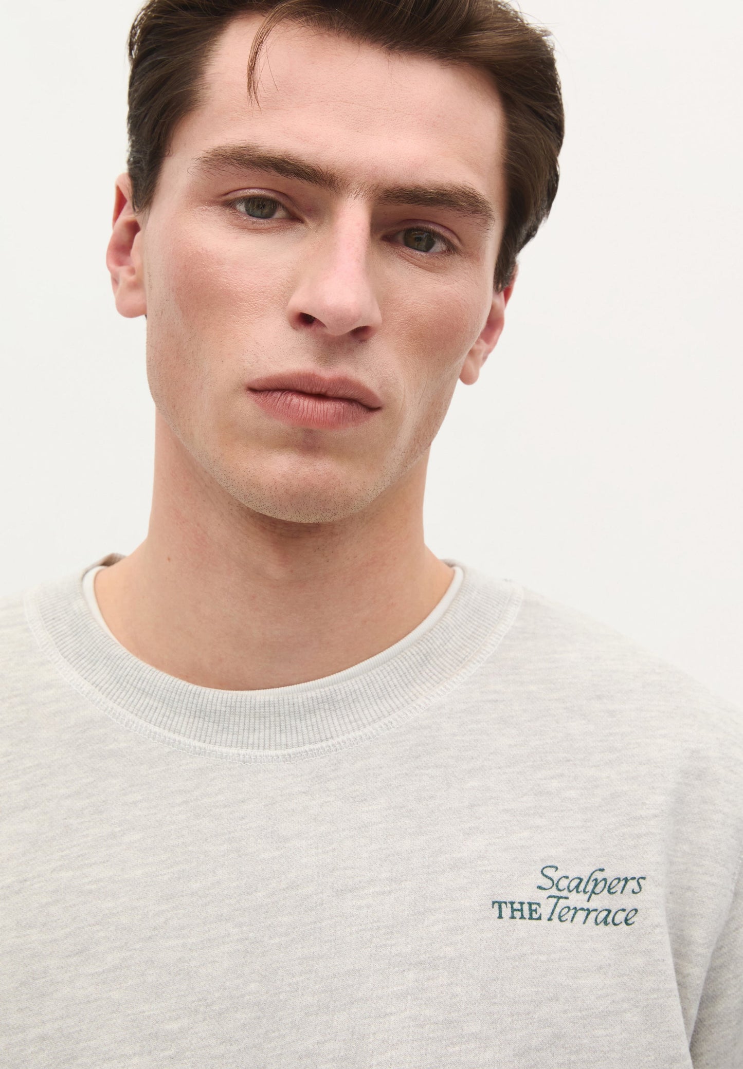 POLERÓN BORDADO PECHO