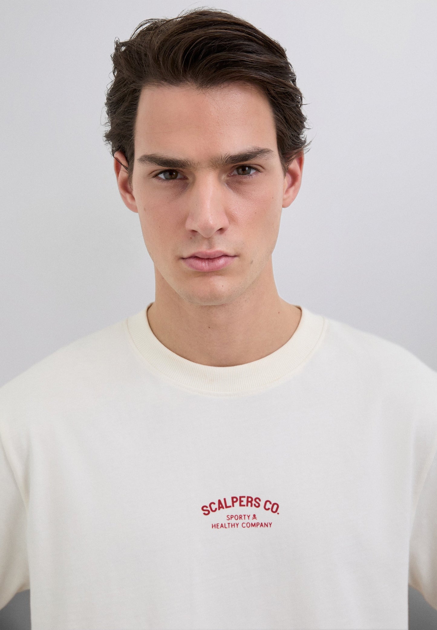 POLERA PRINT LOGO CONTRASTE