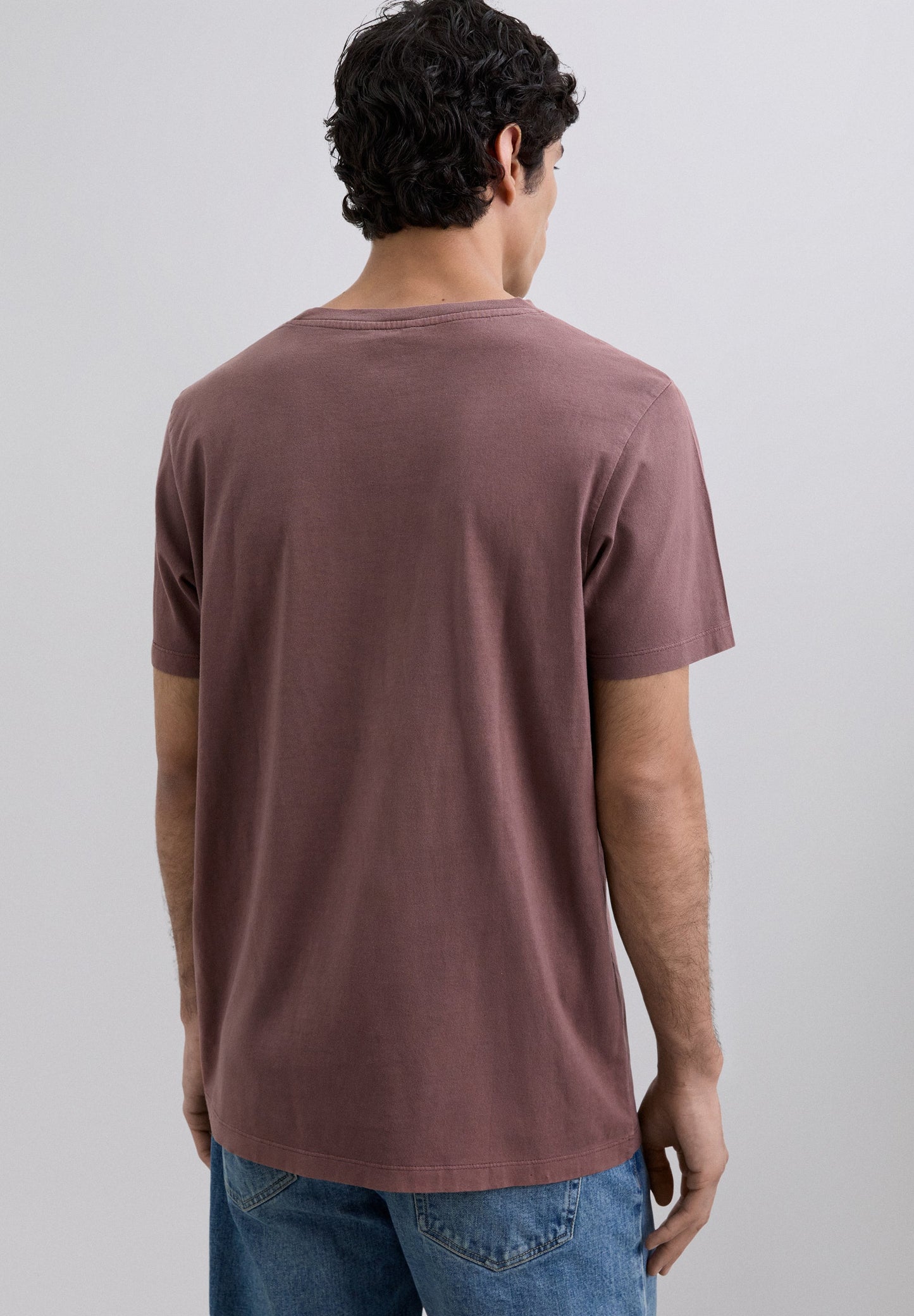 POLERA CALAVERA BORDADA TONO