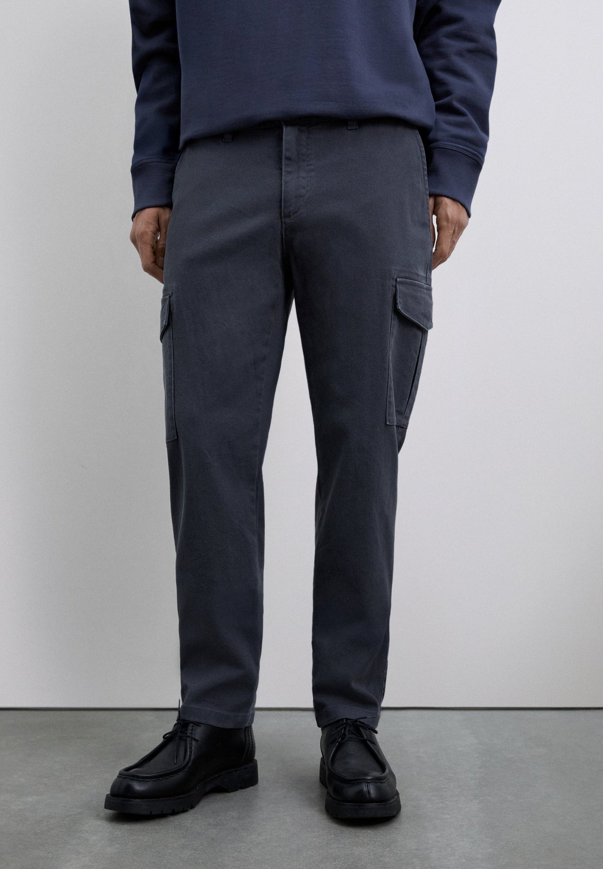 PANTALÓN CARGO CROPPED FIT