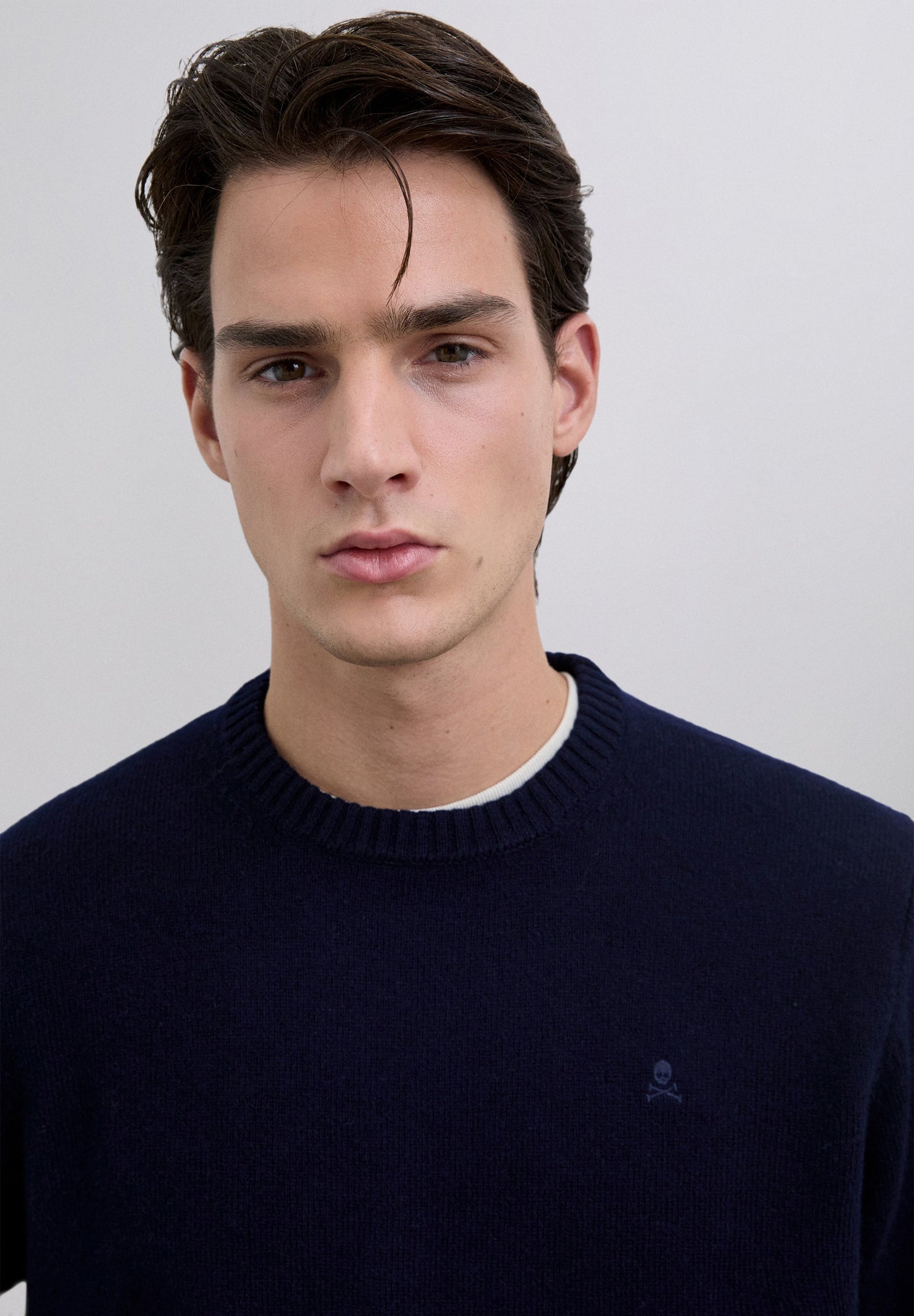 CHALECO CUELLO REDONDO MEZCLA LANA